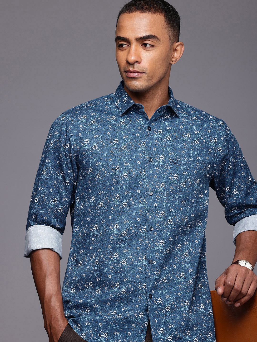 Allen Solly Classic Fit Floral Printed Cutaway Collar Pure Cotton Casual Shirt, Blue
Allen Solly Classic Fit Floral Printed Cutaway Collar Pure Cotton Casual Shirt, Blue