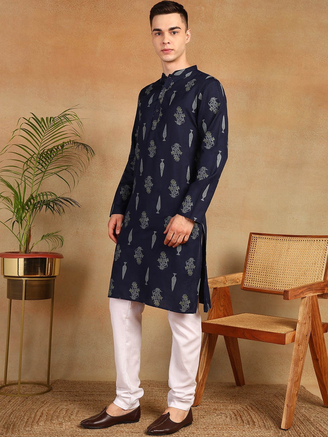 Anouk Blue Ethnic Motifs Printed Mandarin Collar Regular Straight Kurta With Pyjama, Navy blue
Anouk Blue Ethnic Motifs Printed Mandarin Collar Regular Straight Kurta With Pyjama, Navy blue