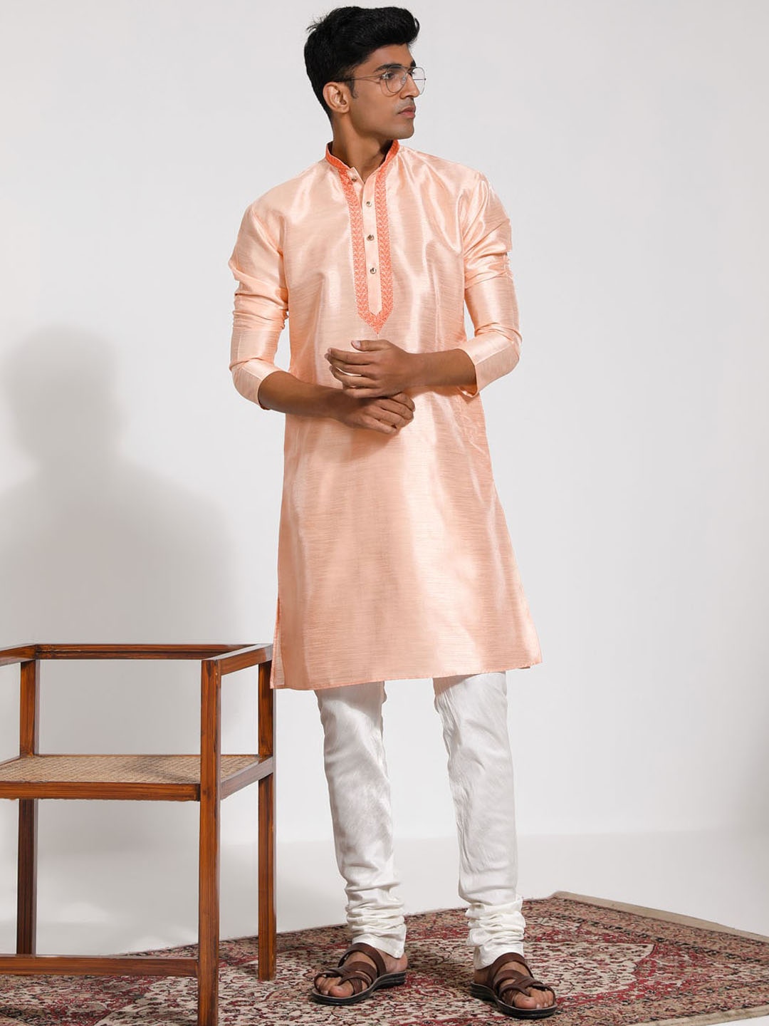 VASTRAMAY Men Floral Yoke Design Regular Thread Work Dupion Silk Kurta with Churidar, Peach
VASTRAMAY Men Floral Yoke Design Regular Thread Work Dupion Silk Kurta with Churidar, Peach