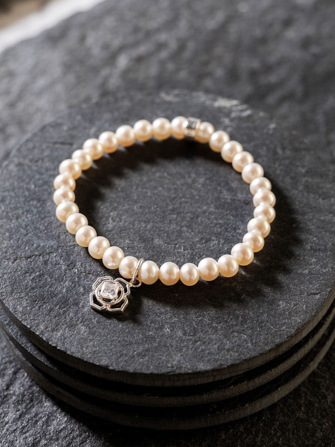 Stone Story By Shruti Women Sterling Silver Rhodium-Plated Beaded Elasticated Bracelet
Stone Story By Shruti Women Sterling Silver Rhodium-Plated Beaded Elasticated Bracelet