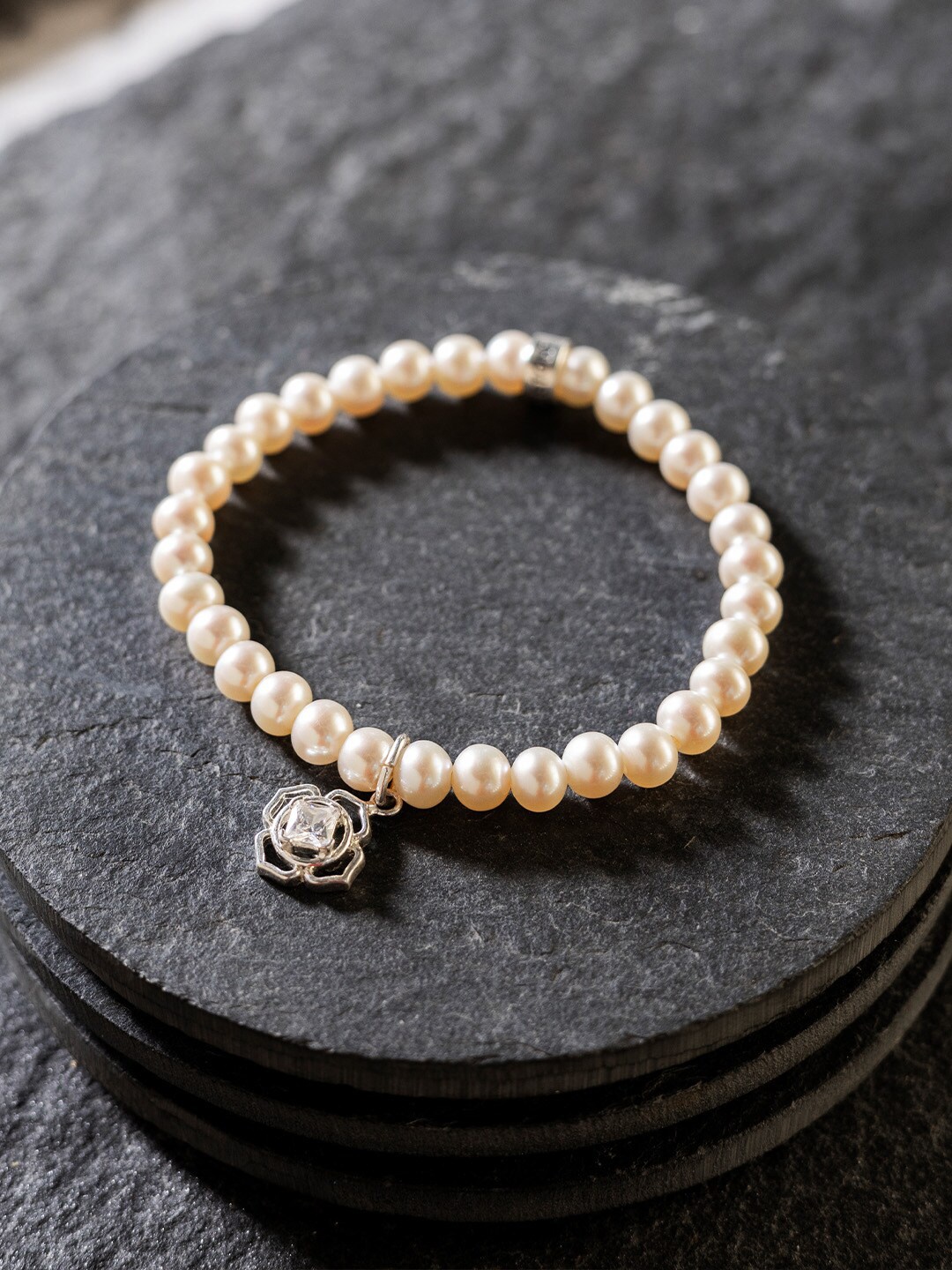 Stone Story By Shruti Women Sterling Silver Rhodium-Plated Beaded Elasticated Bracelet
Stone Story By Shruti Women Sterling Silver Rhodium-Plated Beaded Elasticated Bracelet