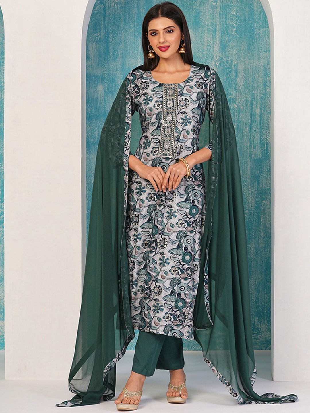 Anni Designer Women Floral Printed Regular Kurta with Trousers & With Dupatta, Blue
Anni Designer Women Floral Printed Regular Kurta with Trousers & With Dupatta, Blue