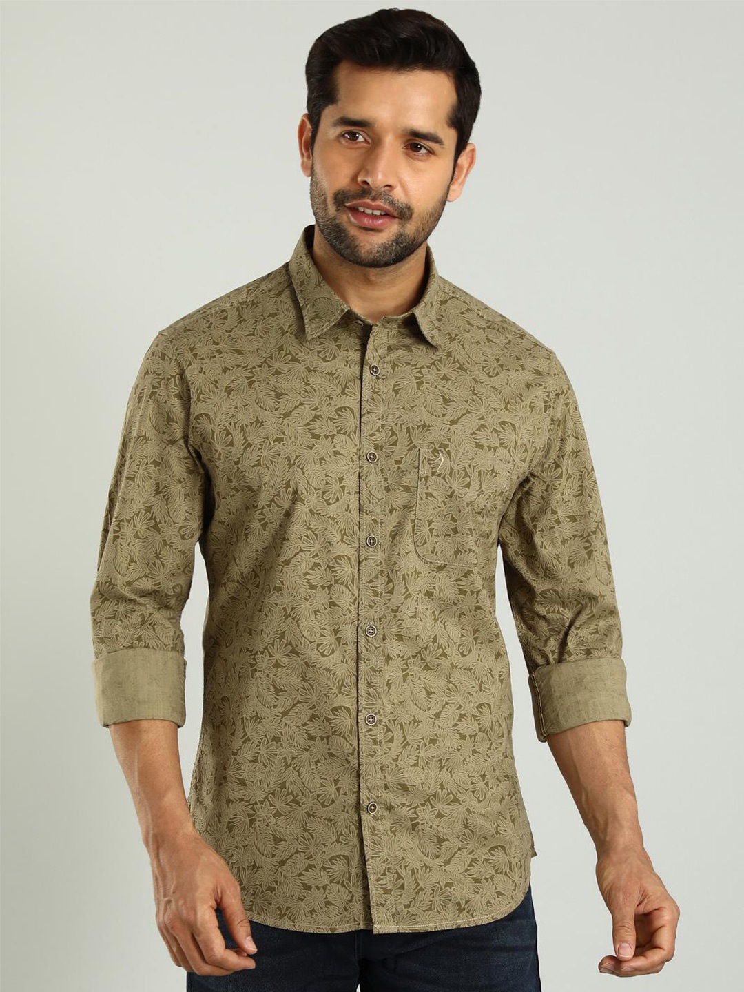 Indian Terrain Spread Collar Long Sleeves Classic Slim Fit Floral Printed Casual Shirt, Green
Indian Terrain Spread Collar Long Sleeves Classic Slim Fit Floral Printed Casual Shirt, Green