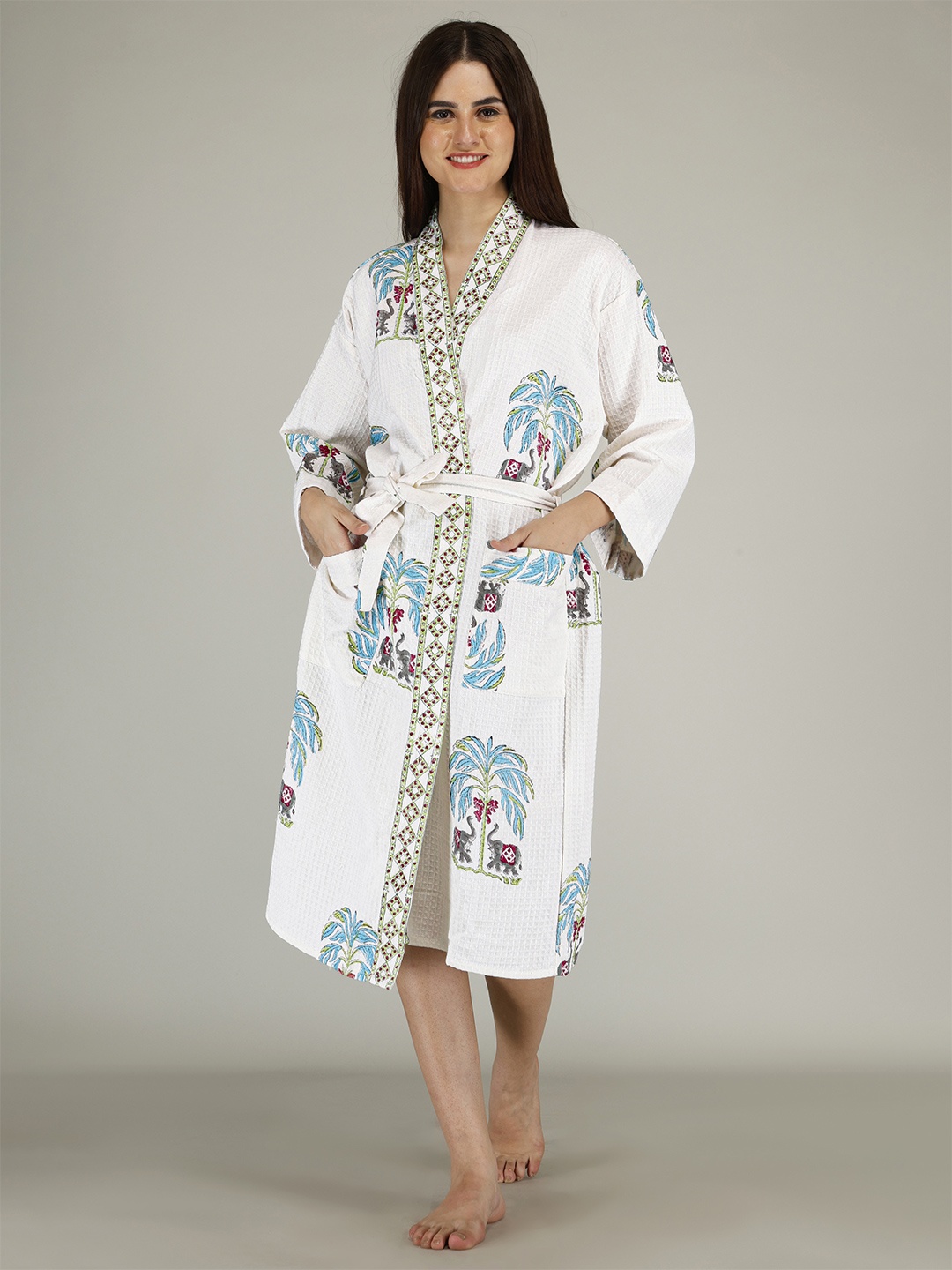 LIVING ROOTS Unisex Luxury Jaipur Block Printed Premium Waffle Cotton, Quick Dry Bathrobe, White
LIVING ROOTS Unisex Luxury Jaipur Block Printed Premium Waffle Cotton, Quick Dry Bathrobe, White