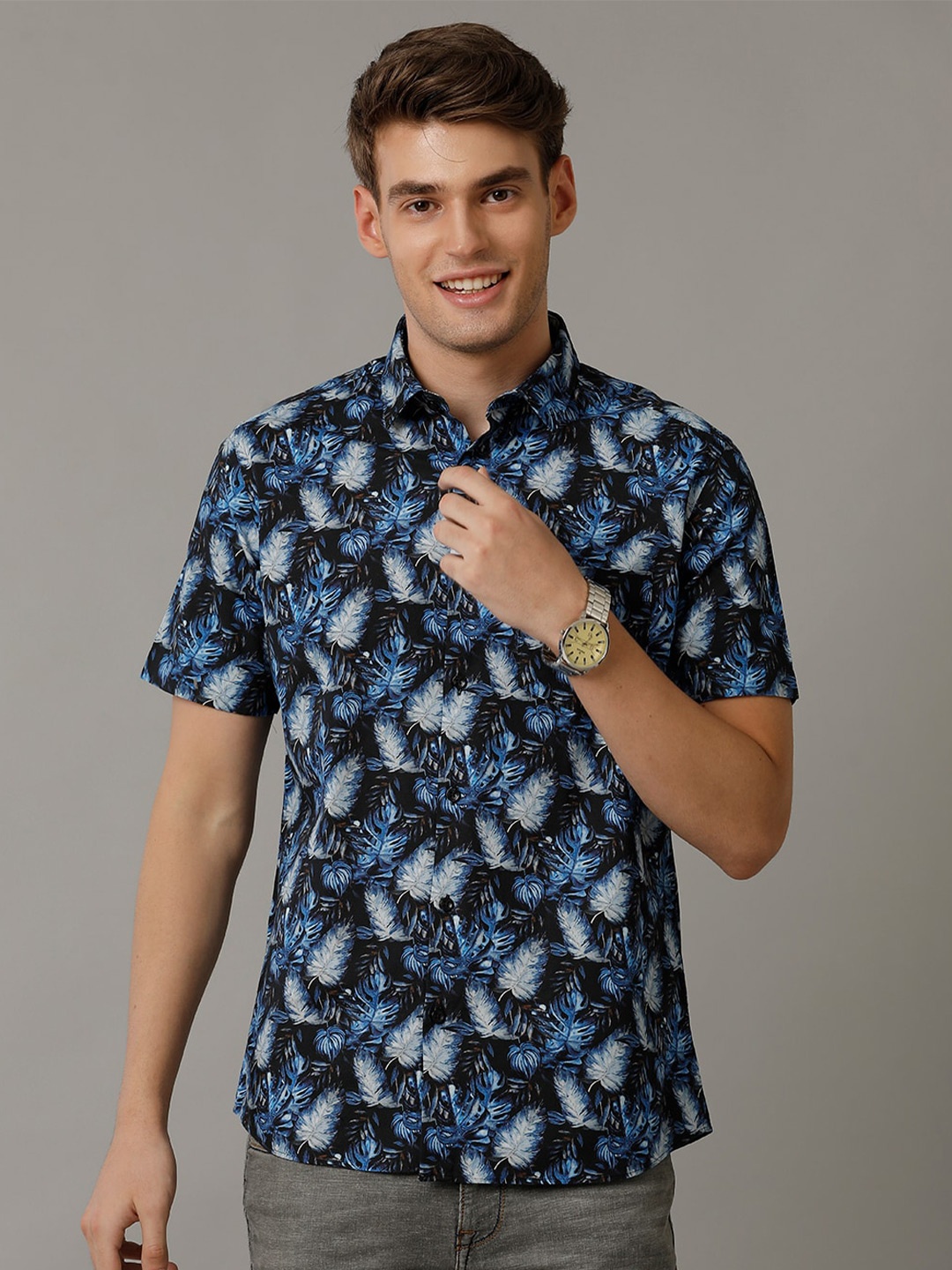 CAVALLO by Linen Club Contemporary Slim Fit Floral Printed Spread Collar Casual Shirt, Black
CAVALLO by Linen Club Contemporary Slim Fit Floral Printed Spread Collar Casual Shirt, Black
