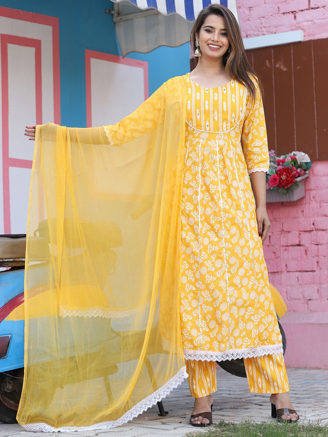 SINGNI Women Ethnic Motifs Printed Regular Kurta with Trousers & With Dupatta, Mustard
SINGNI Women Ethnic Motifs Printed Regular Kurta with Trousers & With Dupatta, Mustard