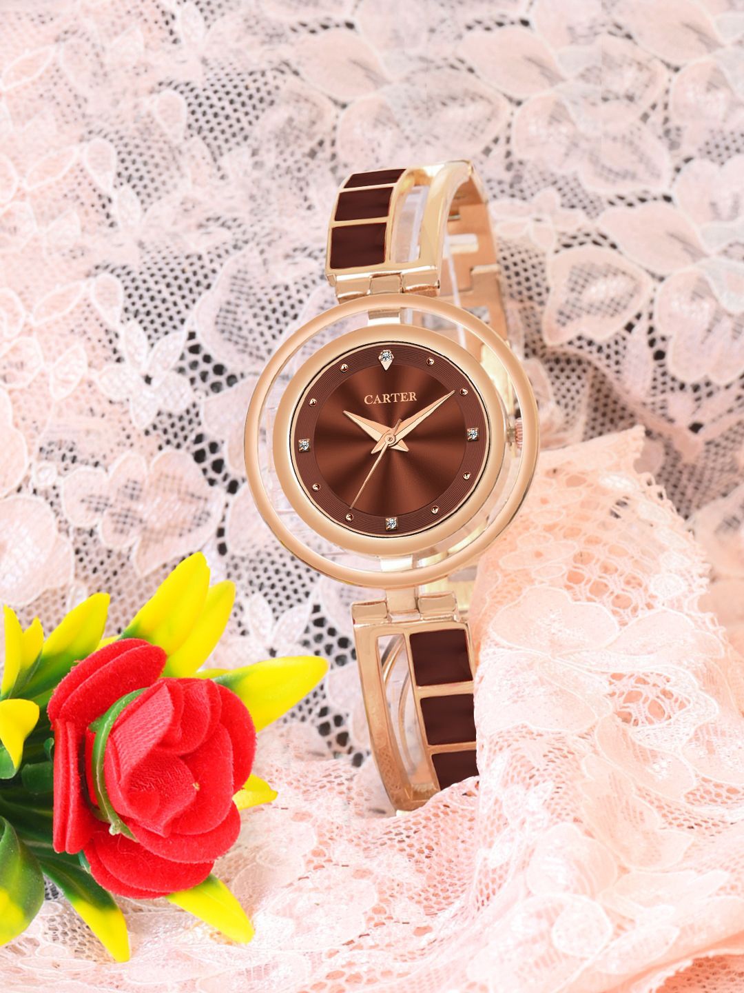 Sandy D Carter Women Embellished Dial & Bracelet Style Straps Watch Sandy D Carter-199-MR, Gold
Sandy D Carter Women Embellished Dial & Bracelet Style Straps Watch Sandy D Carter-199-MR, Gold