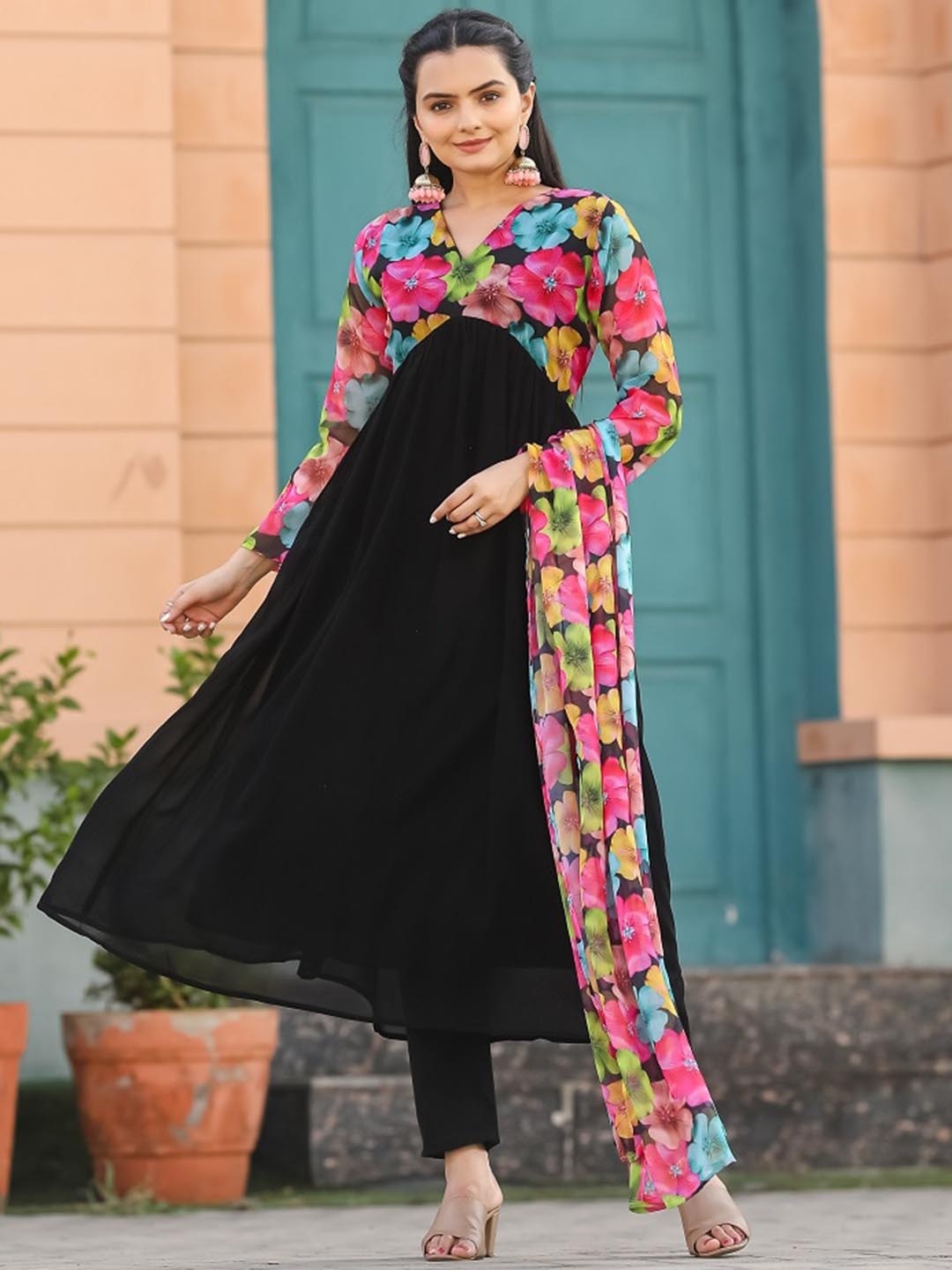KALINI Women Floral Yoke Design Regular Kurta with Trousers & With Dupatta, Black
KALINI Women Floral Yoke Design Regular Kurta with Trousers & With Dupatta, Black