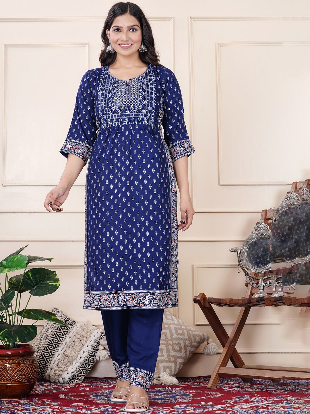Chaukas Women Ethnic Motifs Embroidered Regular Mirror Work Kurta with Palazzos, Blue
Chaukas Women Ethnic Motifs Embroidered Regular Mirror Work Kurta with Palazzos, Blue