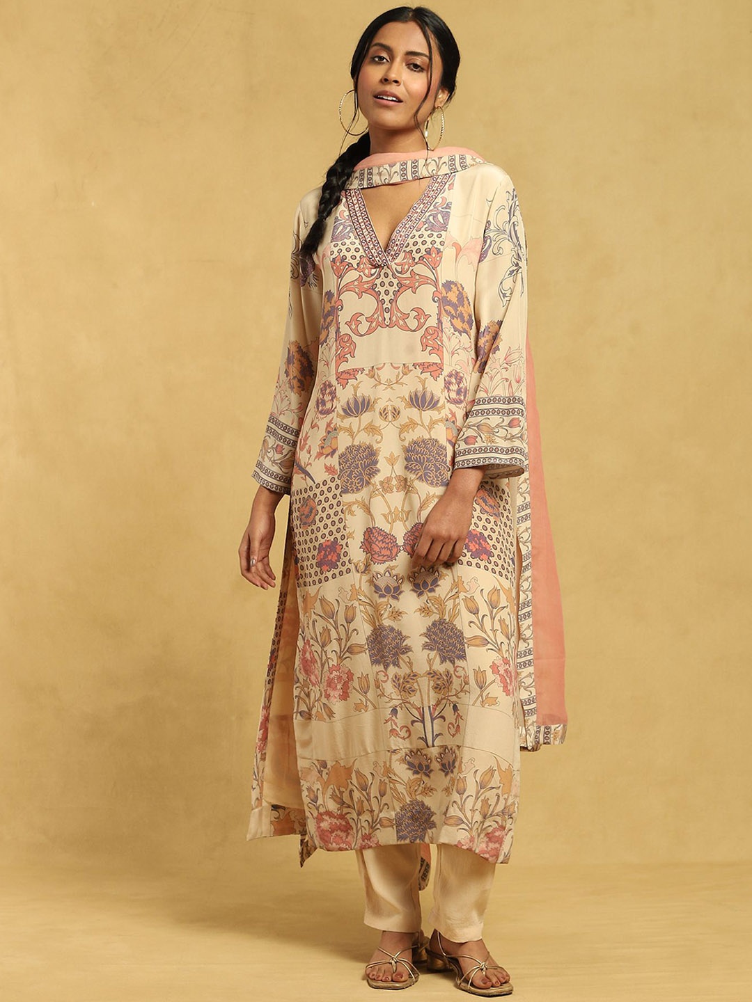 Ritu Kumar Women Floral Printed Regular Kurta with Trousers & With Dupatta, Off white
Ritu Kumar Women Floral Printed Regular Kurta with Trousers & With Dupatta, Off white