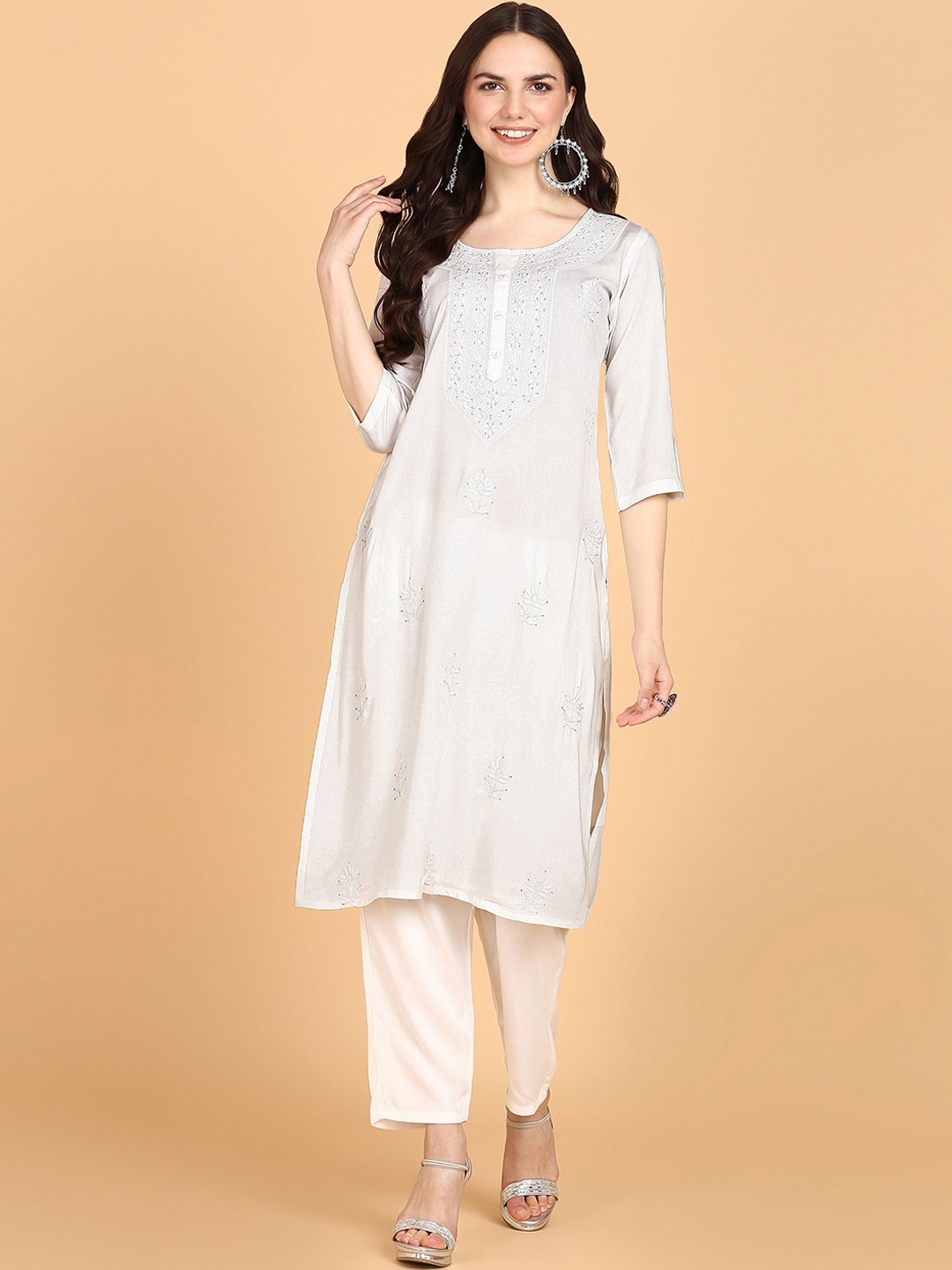 ANGITA Women Ethnic Motifs Keyhole Neck Flared Sleeves Chikankari Floral Kurta, White
ANGITA Women Ethnic Motifs Keyhole Neck Flared Sleeves Chikankari Floral Kurta, White
