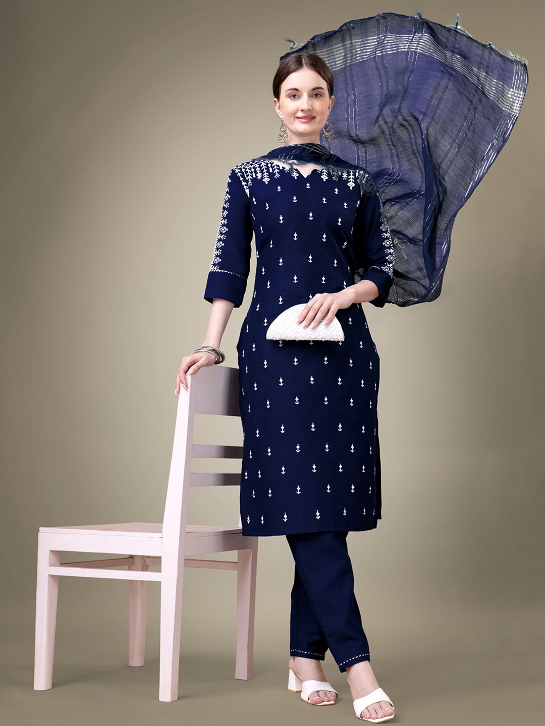 devkison Women Ethnic Motifs Embroidered Regular Thread Work Kurta Churidar With Dupatta, Navy blue
devkison Women Ethnic Motifs Embroidered Regular Thread Work Kurta Churidar With Dupatta, Navy blue