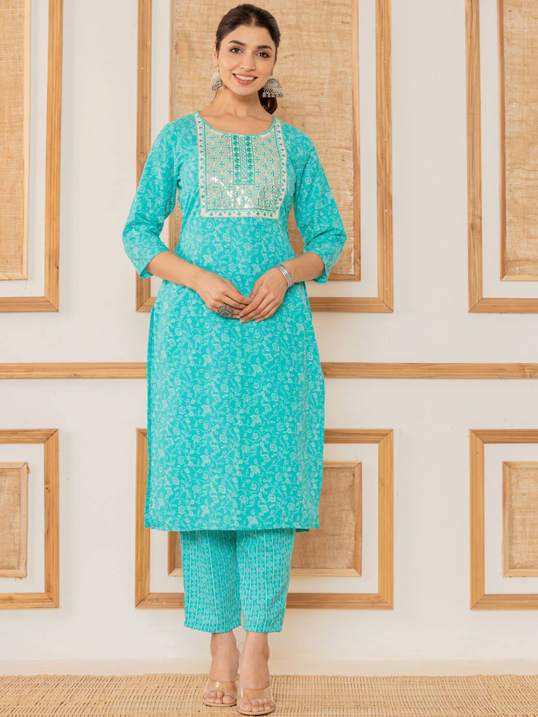 Varanga Women Floral Printed Regular Thread Work Kurta with Trousers & With Dupatta, Blue
Varanga Women Floral Printed Regular Thread Work Kurta with Trousers & With Dupatta, Blue