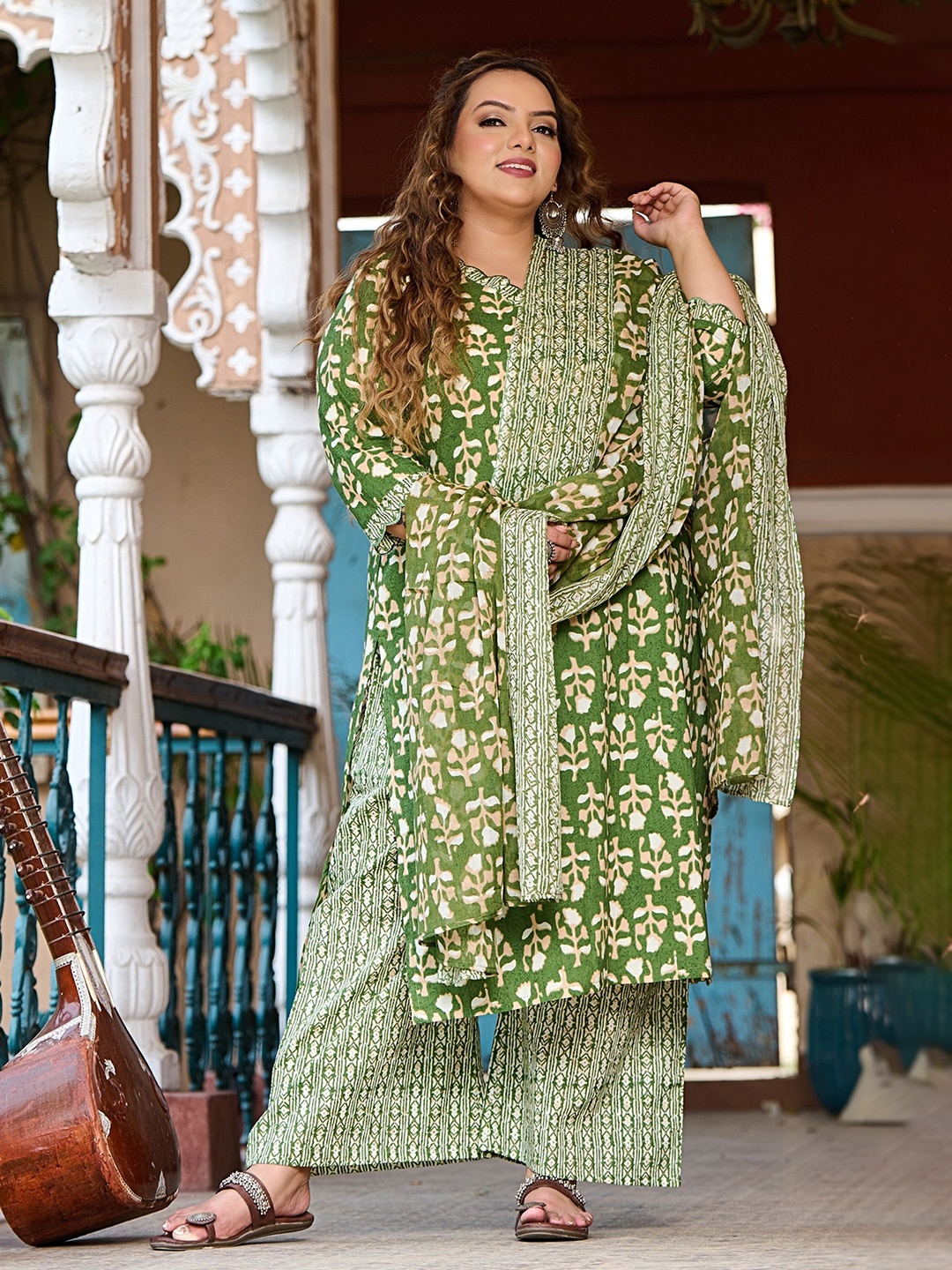 PrettyPlus by Desinoor.com V Neck Floral Printed Pure Cotton Kurta with Palazzo & Dupatta, Green
PrettyPlus by Desinoor.com V Neck Floral Printed Pure Cotton Kurta with Palazzo & Dupatta, Green