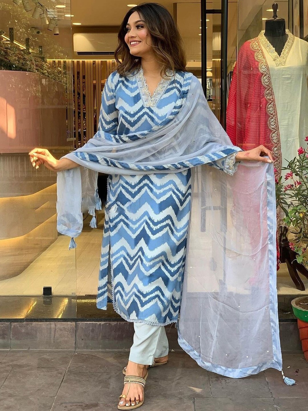 BAESD Geometric Printed V-Neck Sequinned Straight Kurta with Trousers & With Dupatta, Blue
BAESD Geometric Printed V-Neck Sequinned Straight Kurta with Trousers & With Dupatta, Blue