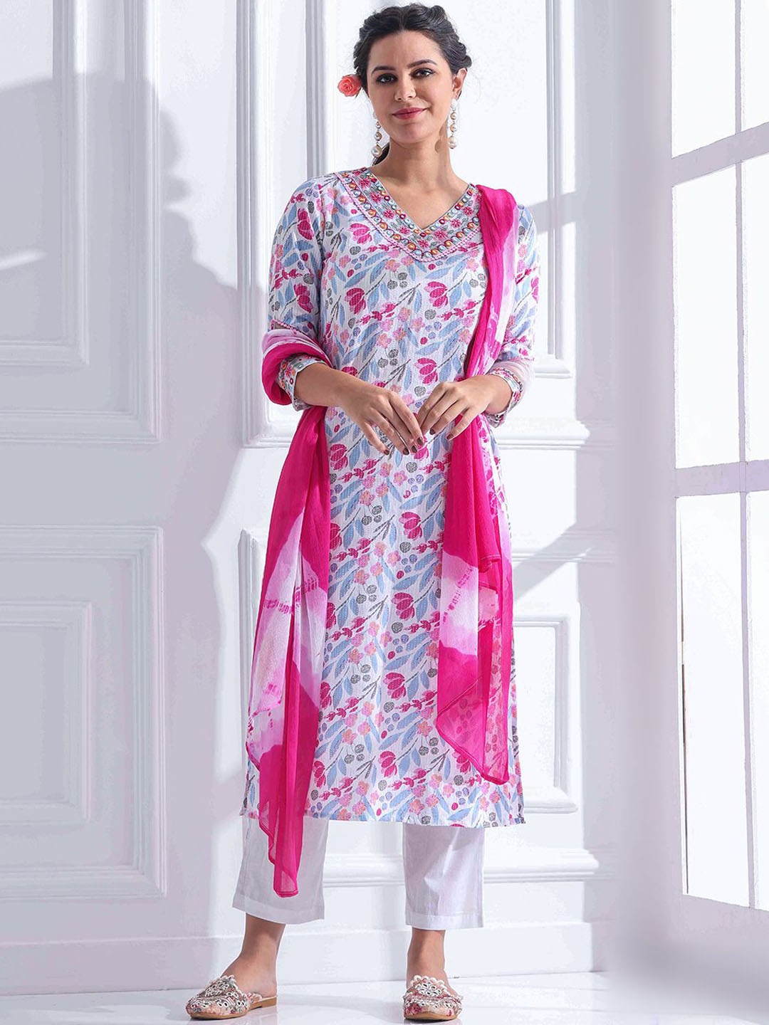 Anouk Women Floral Printed Kantha Work Pure Cotton Kurta with Trousers & With Dupatta, White
Anouk Women Floral Printed Kantha Work Pure Cotton Kurta with Trousers & With Dupatta, White