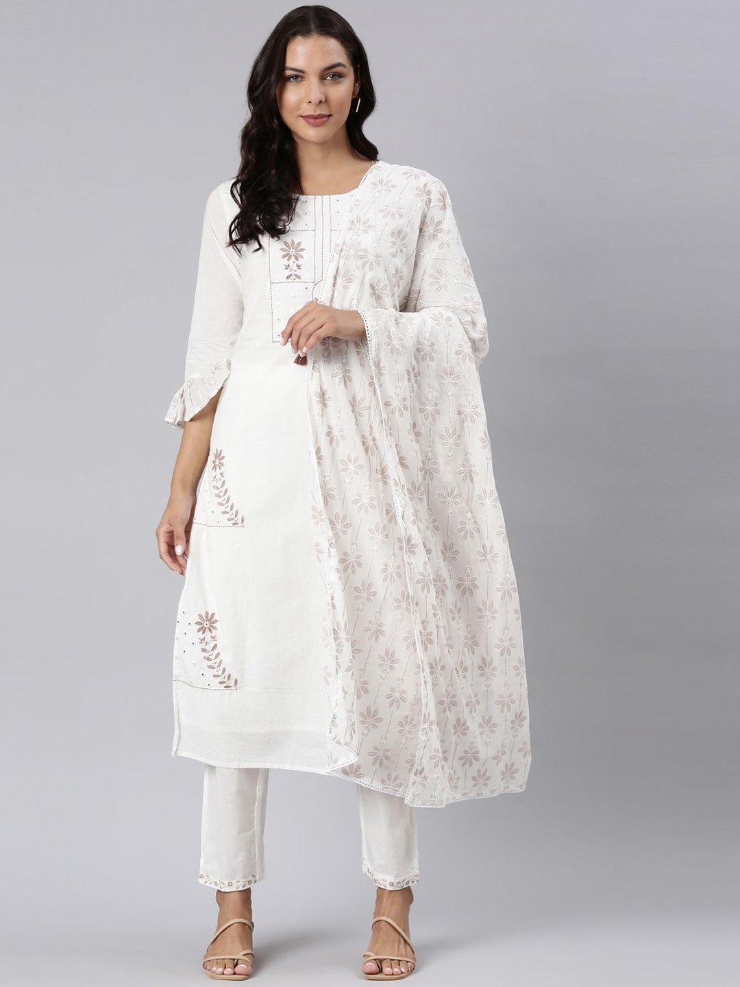 Neerus Women Floral Printed Regular Pure Cotton Kurta with Trousers & With Dupatta, White
Neerus Women Floral Printed Regular Pure Cotton Kurta with Trousers & With Dupatta, White