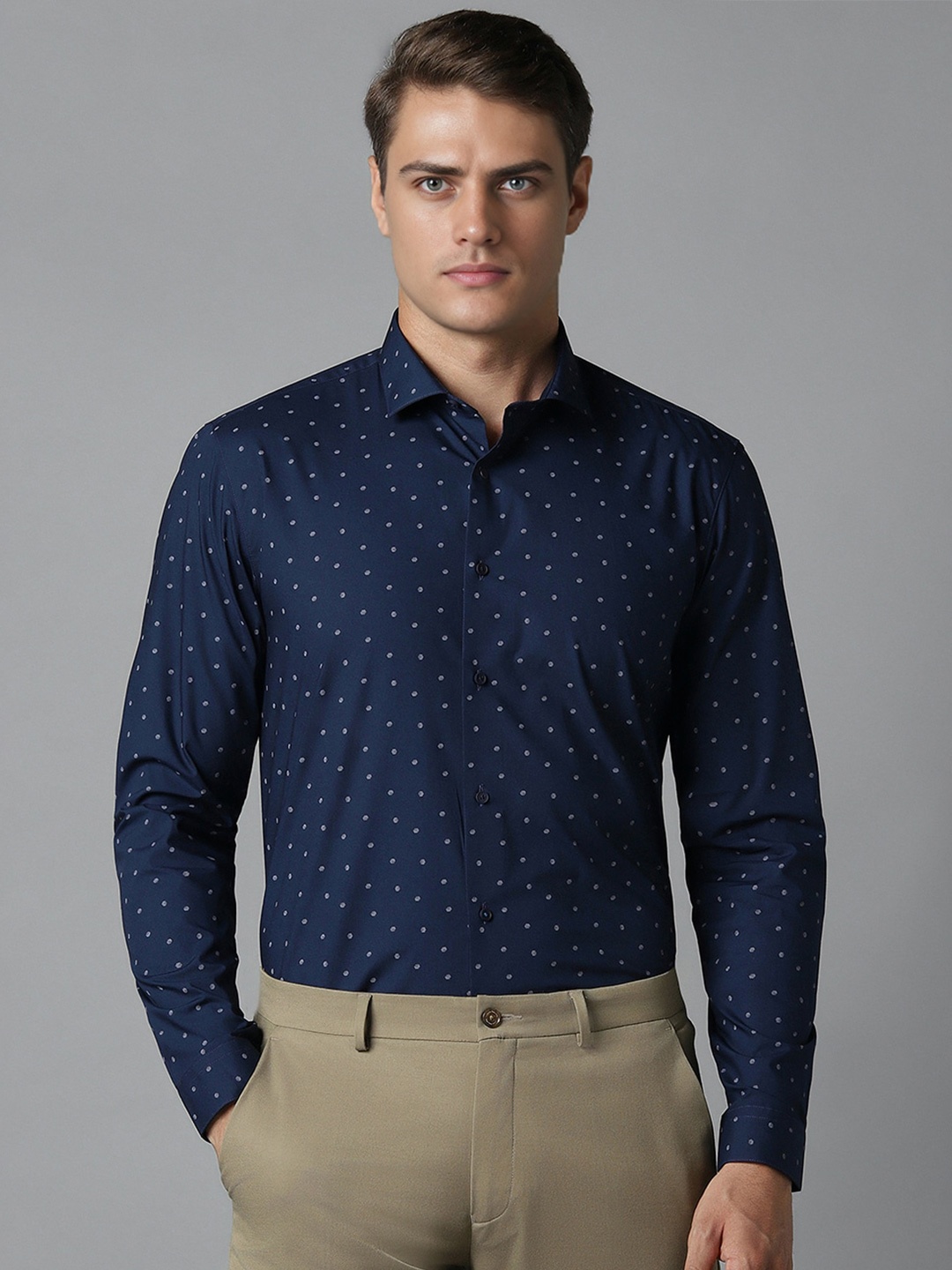 Louis Philippe Sport Micro Ditsy Printed Cutaway Collar Slim Fit Cotton Casual Shirt, Navy blue
Louis Philippe Sport Micro Ditsy Printed Cutaway Collar Slim Fit Cotton Casual Shirt, Navy blue