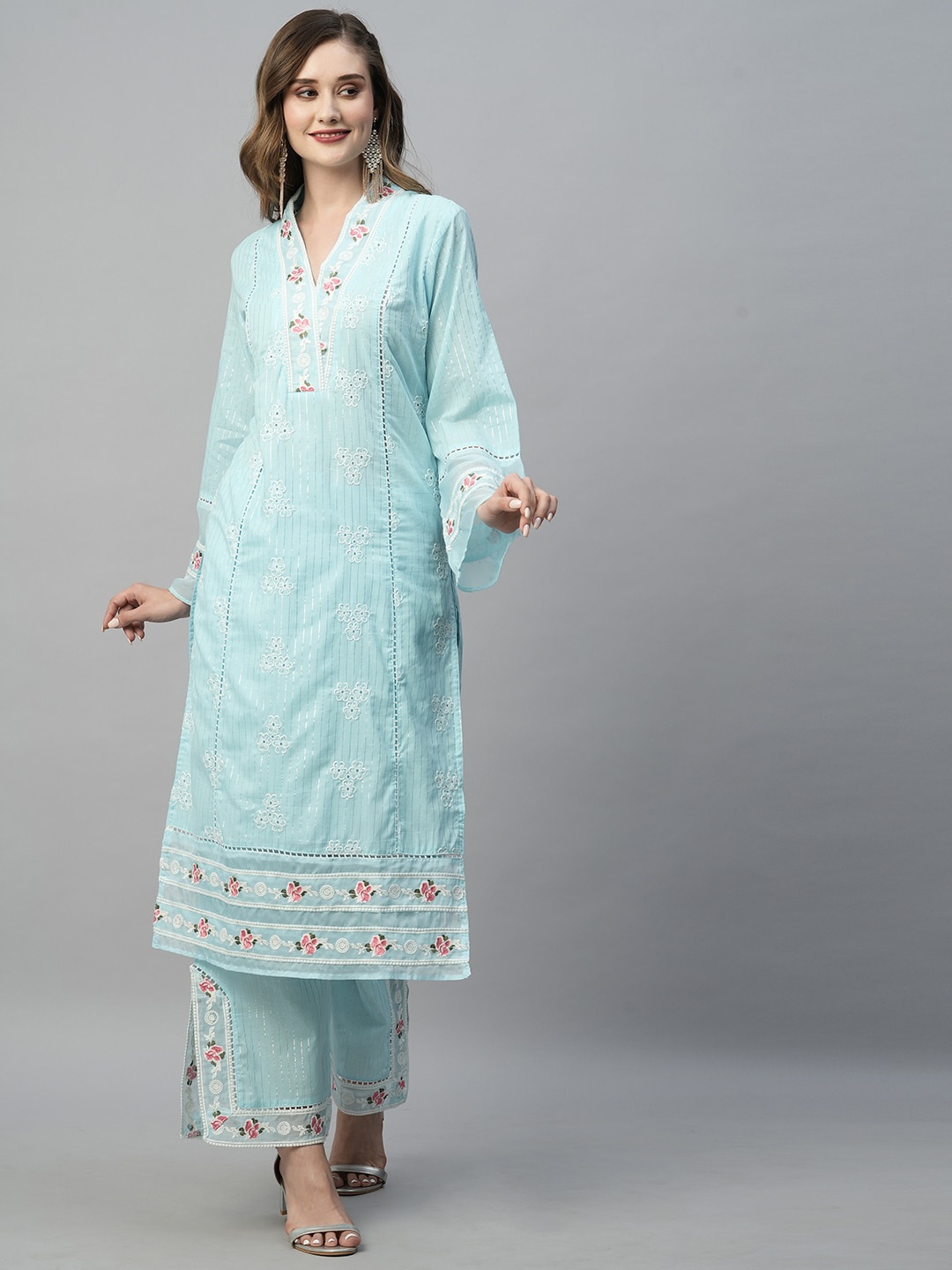HEEPOSH Floral Embroidered Regular Thread Work Pure Cotton Kurta With Palazzos & Dupatta, Blue
HEEPOSH Floral Embroidered Regular Thread Work Pure Cotton Kurta With Palazzos & Dupatta, Blue