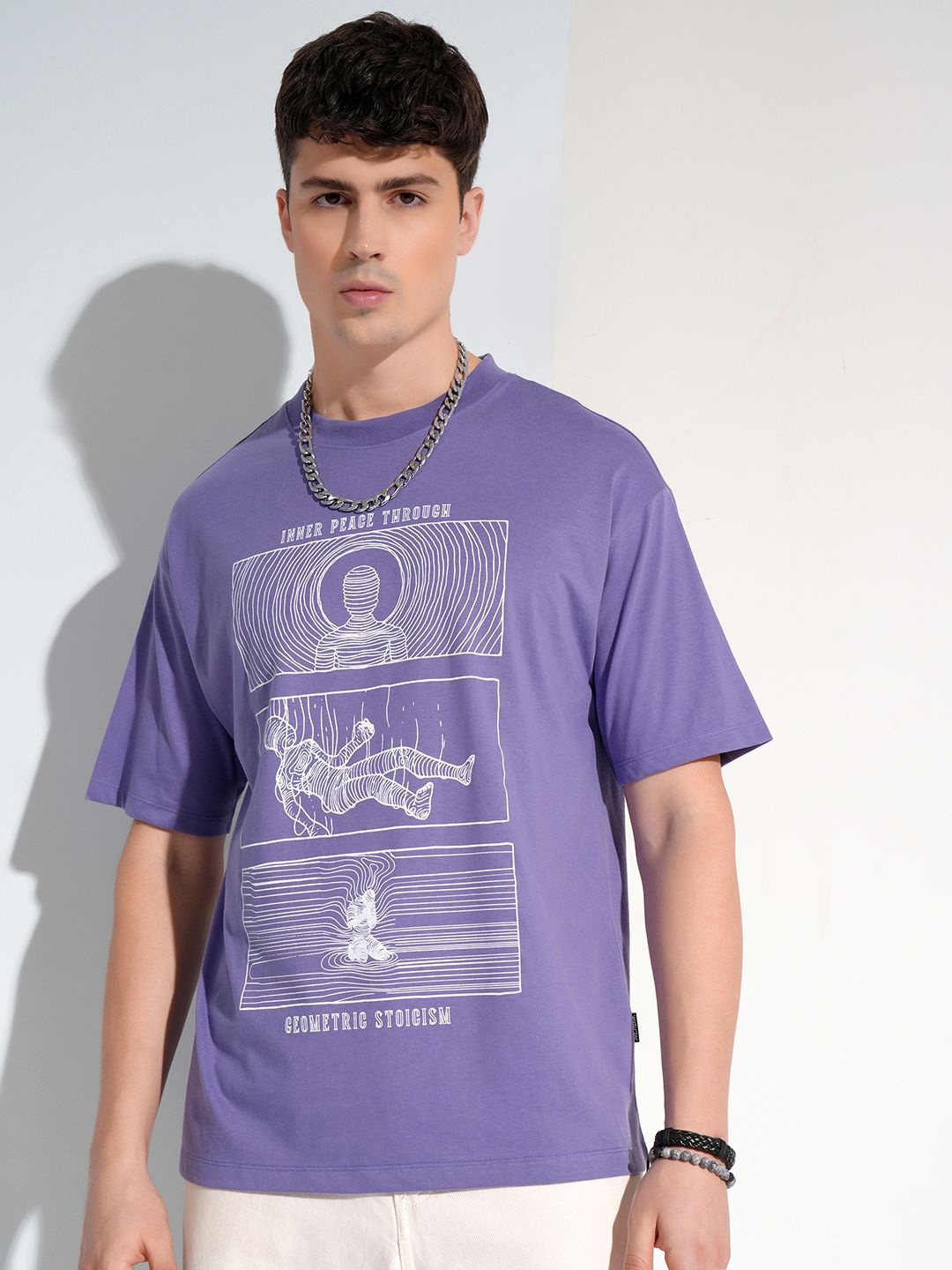 HIGHLANDER Men Typography Printed Mandarin Collar Extended Sleeves Applique T-shirt, Purple
HIGHLANDER Men Typography Printed Mandarin Collar Extended Sleeves Applique T-shirt, Purple