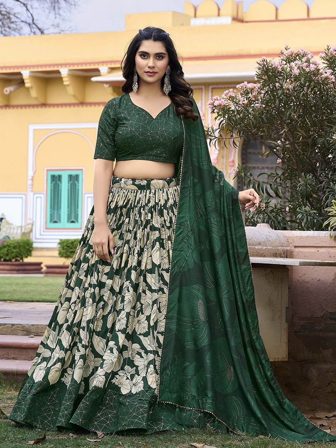 LOOKNBOOK ART Women Foil Printed Semi-Stitched Lehenga & Unstitched Blouse With Dupatta, Green
LOOKNBOOK ART Women Foil Printed Semi-Stitched Lehenga & Unstitched Blouse With Dupatta, Green