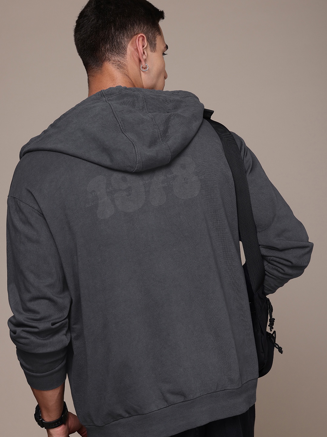 The Roadster Life Co. Front-Open Pure Cotton Printed Hooded Relaxed Fit Sweatshirt, Grey
The Roadster Life Co. Front-Open Pure Cotton Printed Hooded Relaxed Fit Sweatshirt, Grey
