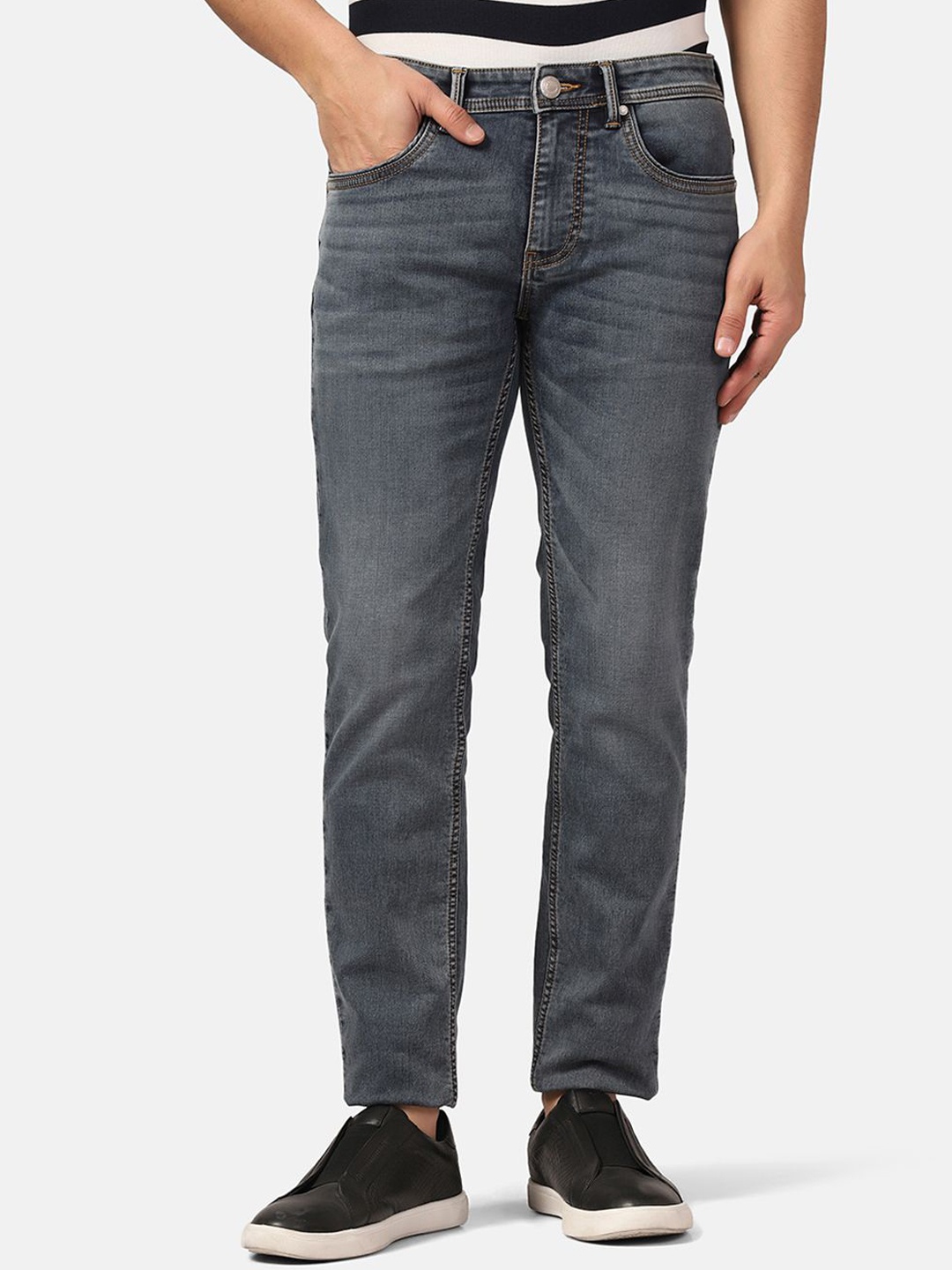 Blackberrys Men Jean Slim Fit Low-Rise Highly Distressed Heavy Fade Stretchable Jeans, Blue
Blackberrys Men Jean Slim Fit Low-Rise Highly Distressed Heavy Fade Stretchable Jeans, Blue