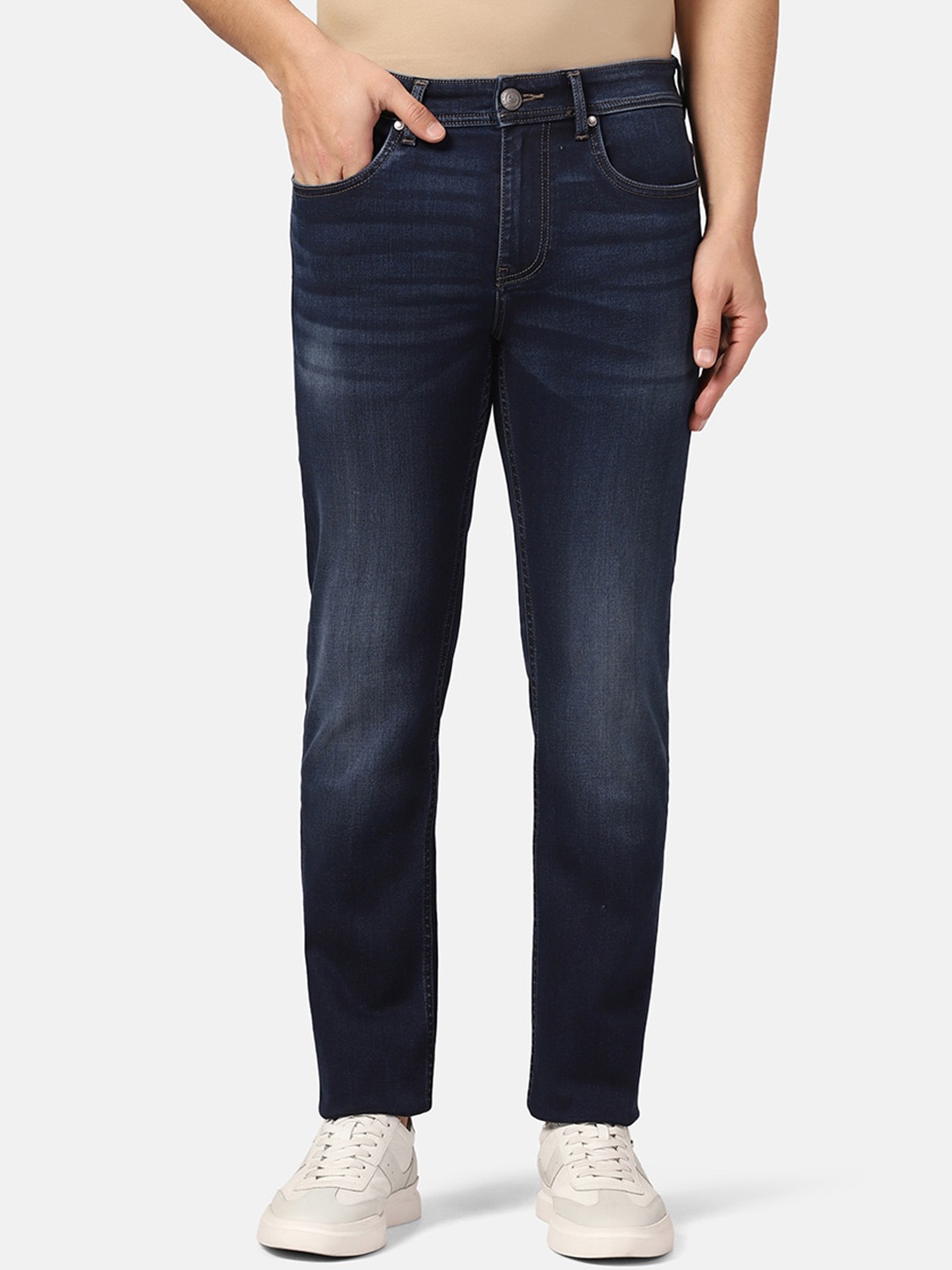 Blackberrys Men Jean Slim Fit Low-Rise Clean Look Light Fade Stretchable Jeans, Blue
Blackberrys Men Jean Slim Fit Low-Rise Clean Look Light Fade Stretchable Jeans, Blue