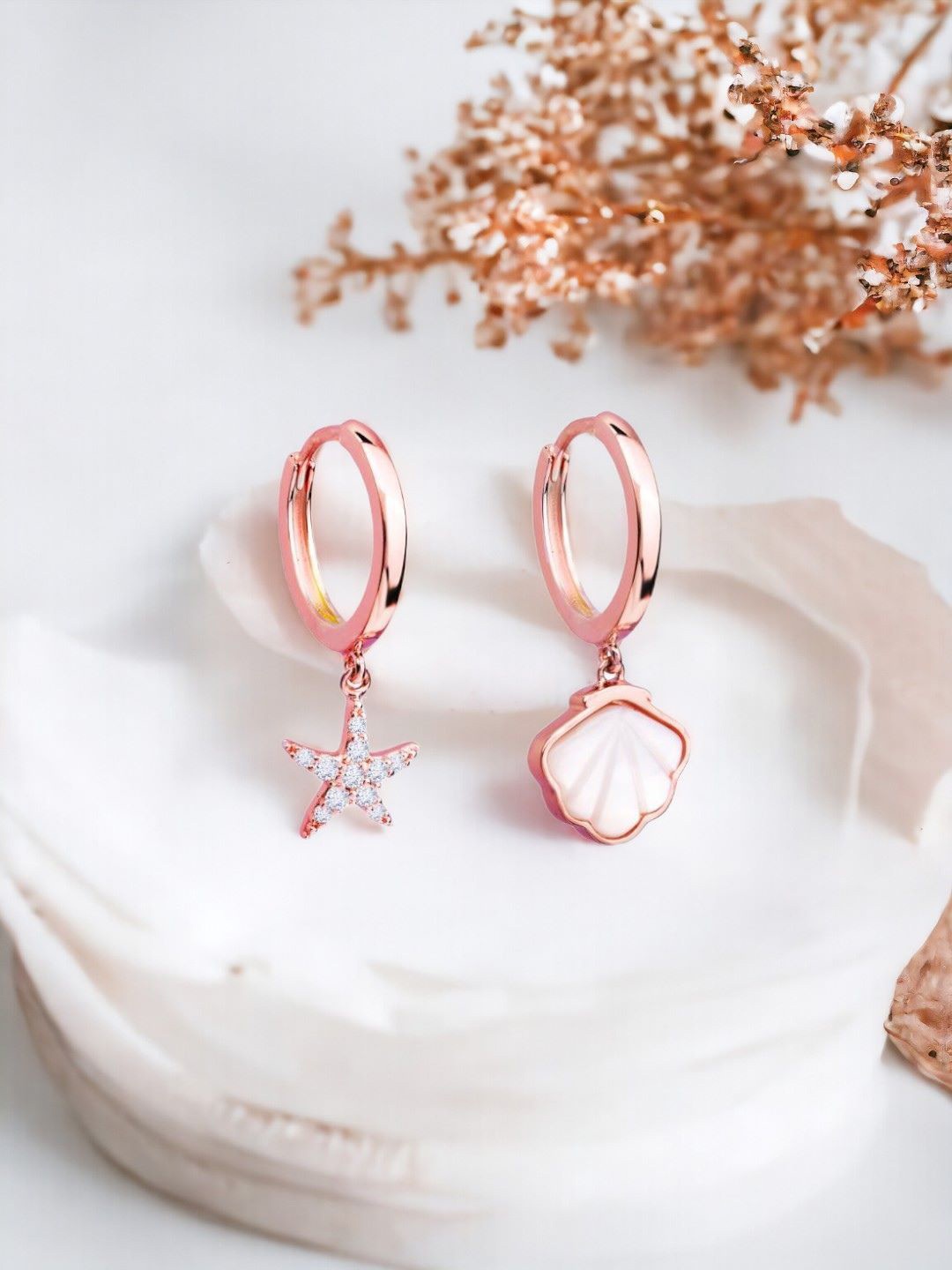 Nistra Rose Gold-Plated Sterling Silver Star & Oceanic Shell Shaped Hoop Earrings
Nistra Rose Gold-Plated Sterling Silver Star & Oceanic Shell Shaped Hoop Earrings