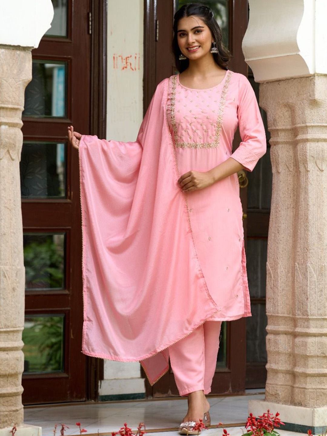 THE52 Floral Embroidered Beads & Stones Straight Kurta With Trousers & Dupatta, Peach
THE52 Floral Embroidered Beads & Stones Straight Kurta With Trousers & Dupatta, Peach