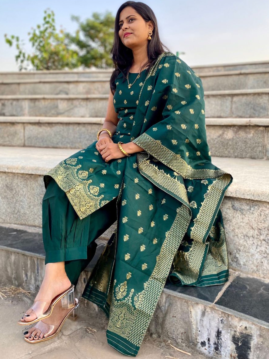 KALINI Ethnic Motifs Woven Design Regular Straight Kurta With Salwar & Dupatta, Green
KALINI Ethnic Motifs Woven Design Regular Straight Kurta With Salwar & Dupatta, Green