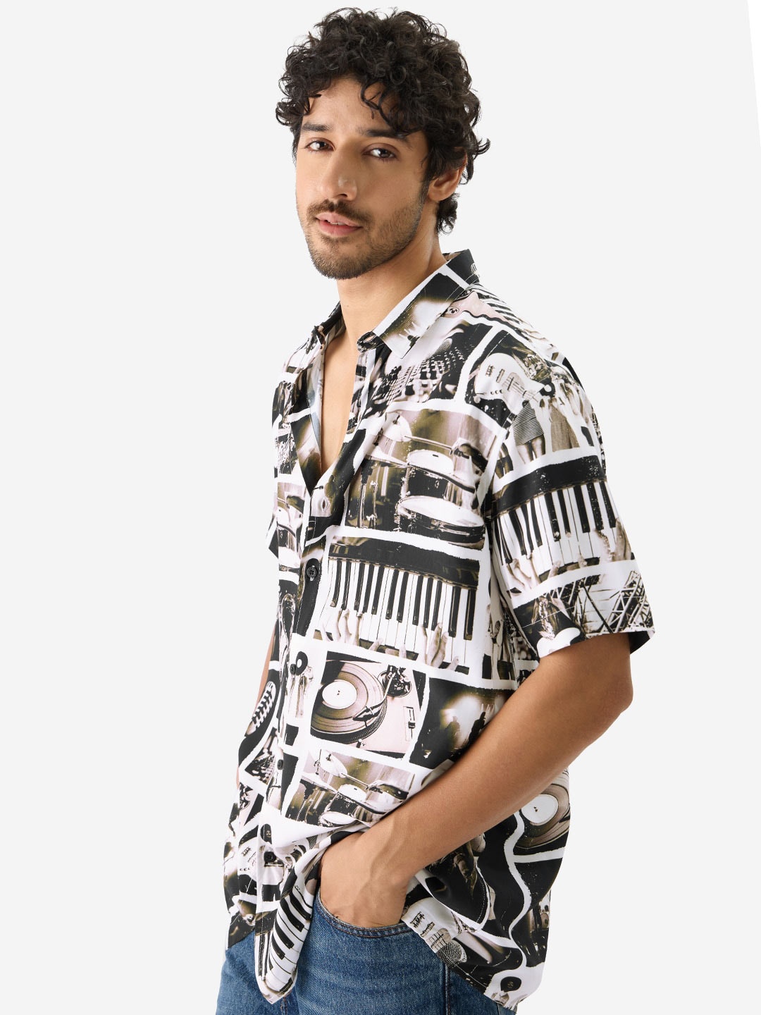 The Souled Store Spread Collar Short Sleeves Graphic Printed Regular Fit Casual Shirt, White
The Souled Store Spread Collar Short Sleeves Graphic Printed Regular Fit Casual Shirt, White