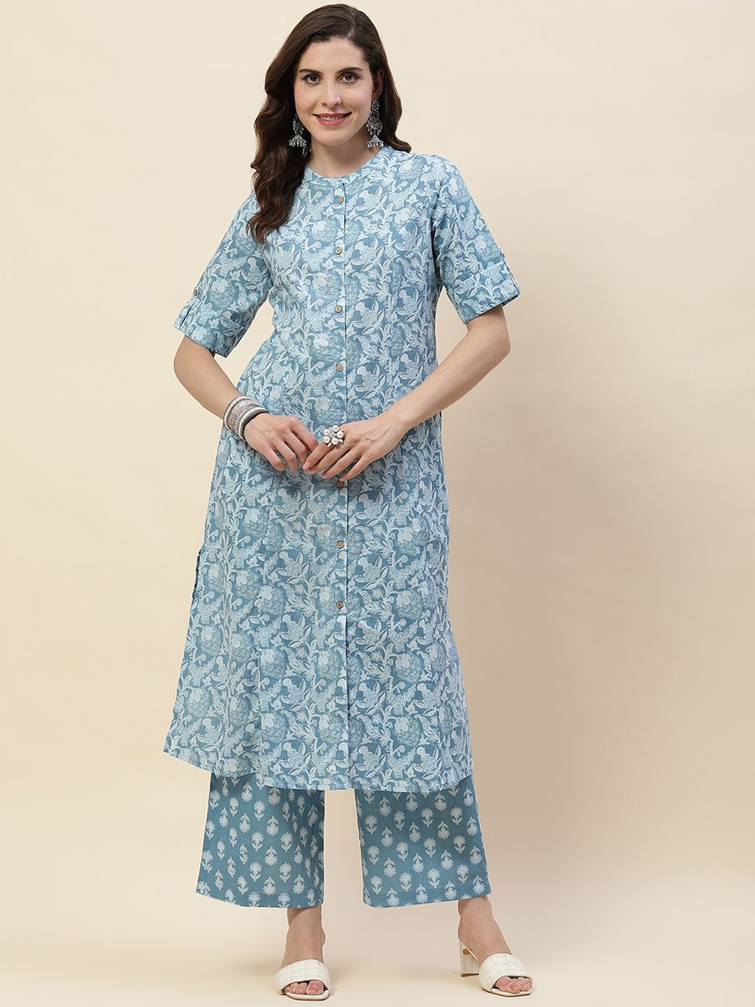Meena Bazaar Floral Printed Mandarin Collar Roll-Up Sleeves Straight Kurta with Palazzos, Blue
Meena Bazaar Floral Printed Mandarin Collar Roll-Up Sleeves Straight Kurta with Palazzos, Blue