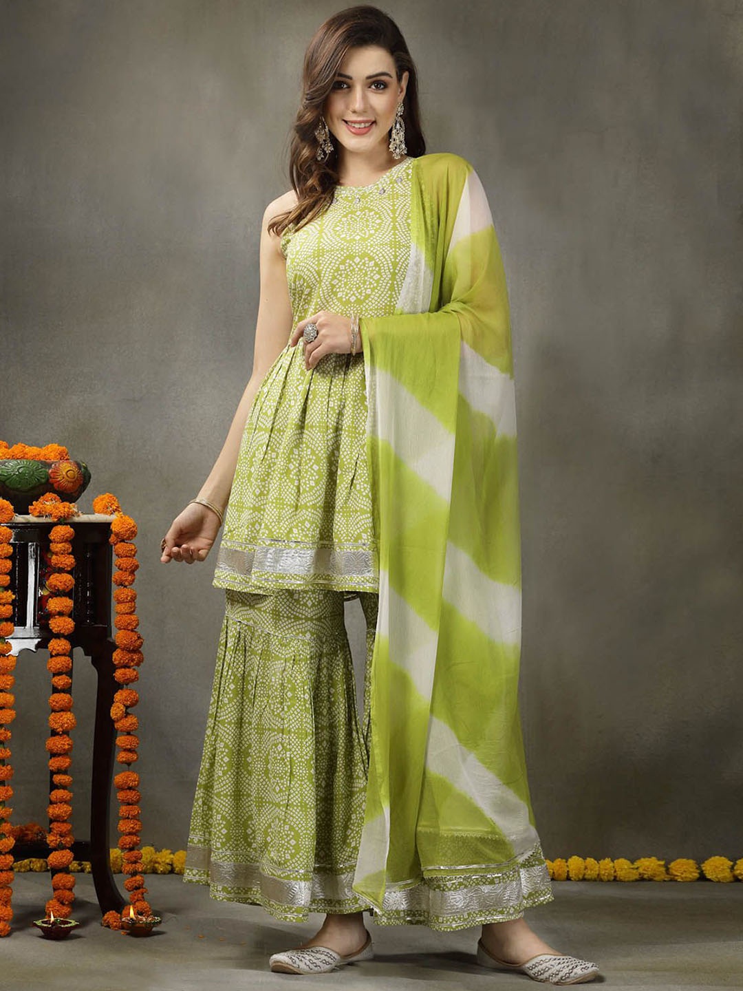 Stylum Round Neck Sleeveless Bandhani Printed Empire Gotta Patti Anarkali Kurta Set, Lime green
Stylum Round Neck Sleeveless Bandhani Printed Empire Gotta Patti Anarkali Kurta Set, Lime green