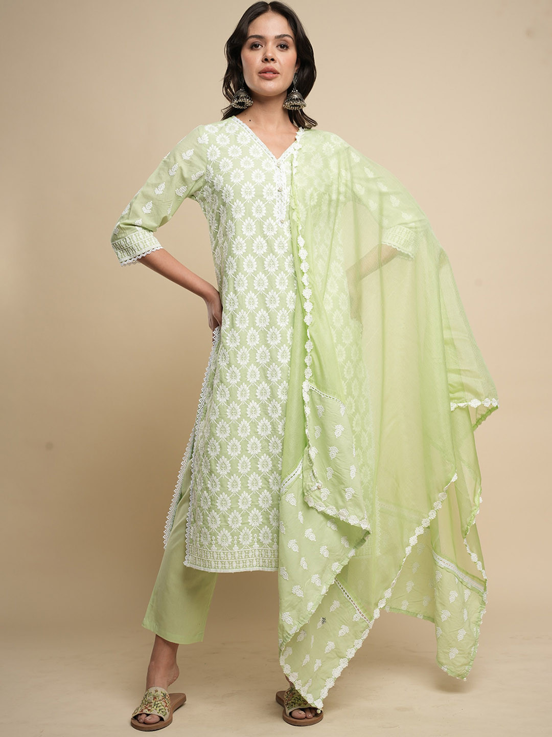 HEEPOSH Floral Embroidered Chikankari Pure Cotton Straight Kurta With Trousers & Dupatta, Green
HEEPOSH Floral Embroidered Chikankari Pure Cotton Straight Kurta With Trousers & Dupatta, Green