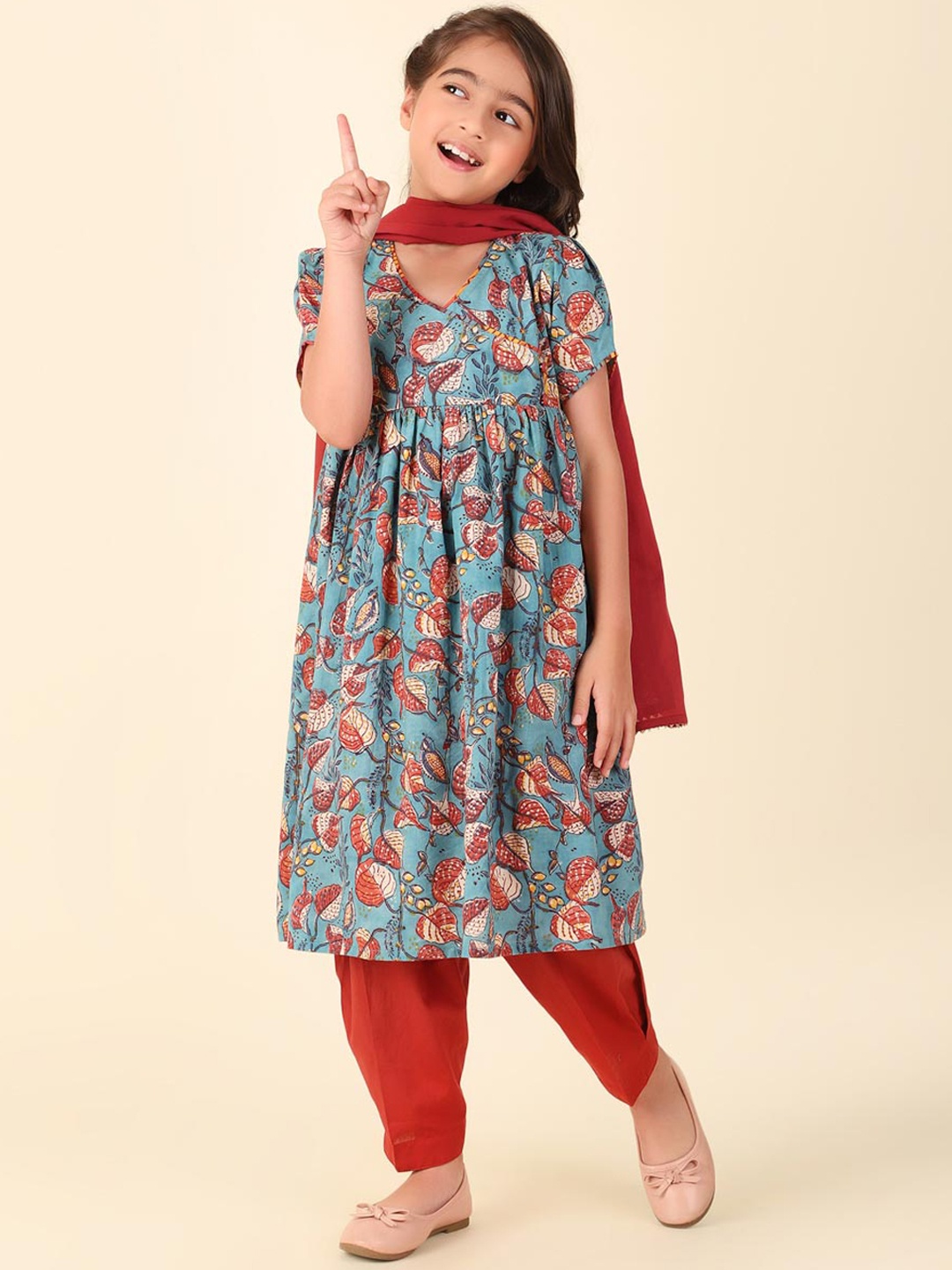 Fabindia Girls Floral Printed Regular Pure Cotton Kurta with Salwar & With Dupatta, Teal
Fabindia Girls Floral Printed Regular Pure Cotton Kurta with Salwar & With Dupatta, Teal