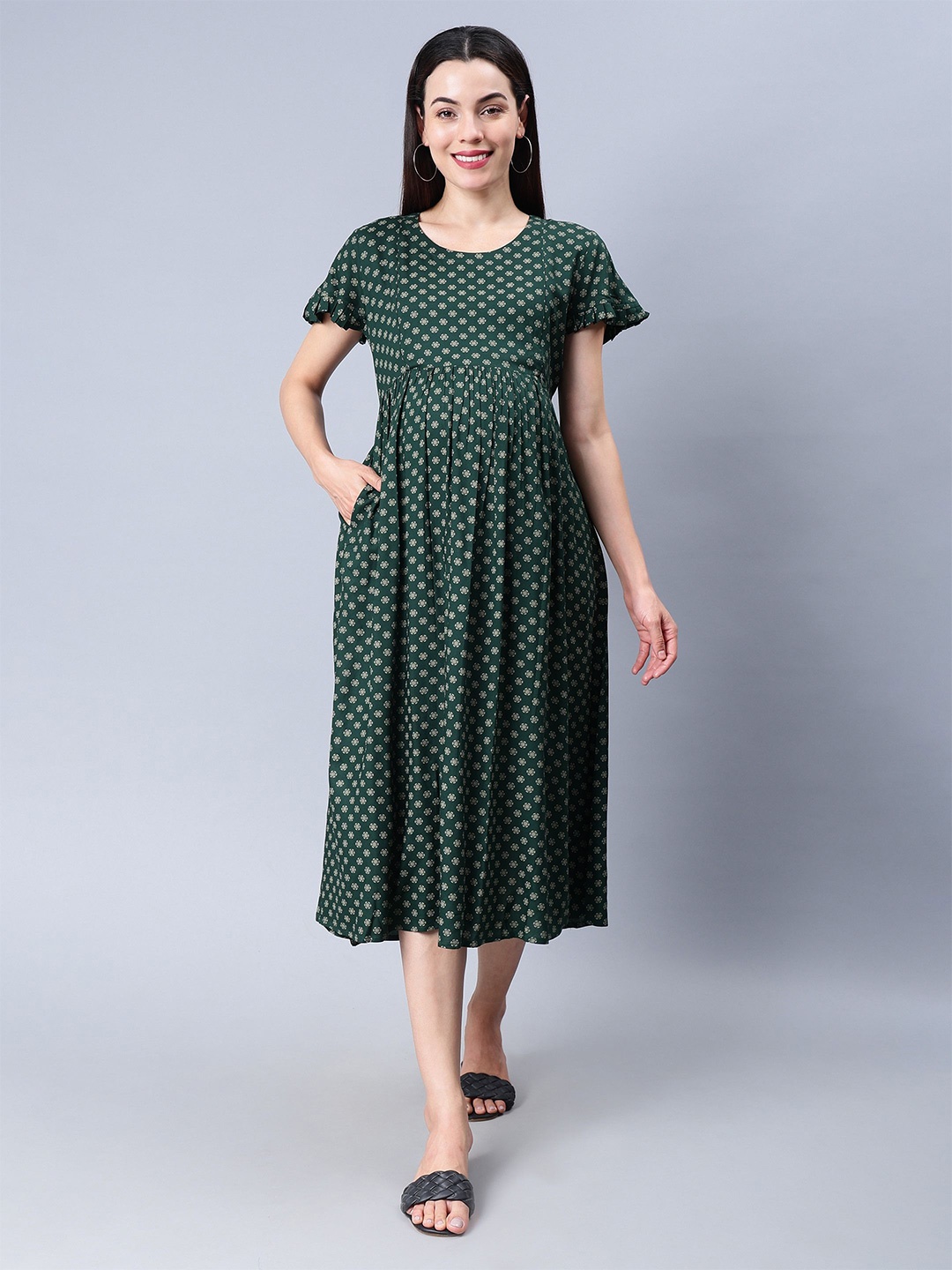 NIGHTSPREE Floral Printed Flared Sleeves Gathered Fit & Flare Midi Maternity Dress, Green
NIGHTSPREE Floral Printed Flared Sleeves Gathered Fit & Flare Midi Maternity Dress, Green