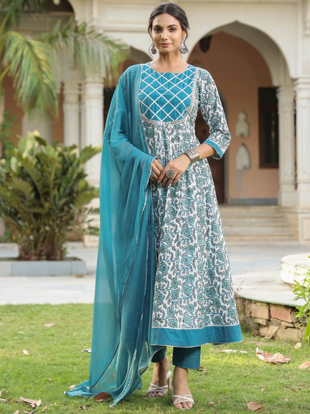 AURIELLA Floral Printed Regular Gotta Patti Anarkali Kurta With Trousers & Dupatta, Teal
AURIELLA Floral Printed Regular Gotta Patti Anarkali Kurta With Trousers & Dupatta, Teal