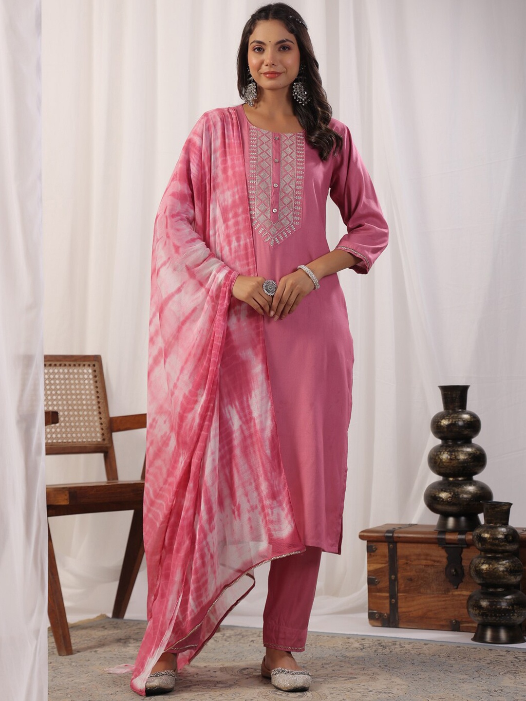 AURIELLA Ethnic Motifs Embroidered Zari Straight Kurta With Trousers & Dupatta, Pink
AURIELLA Ethnic Motifs Embroidered Zari Straight Kurta With Trousers & Dupatta, Pink