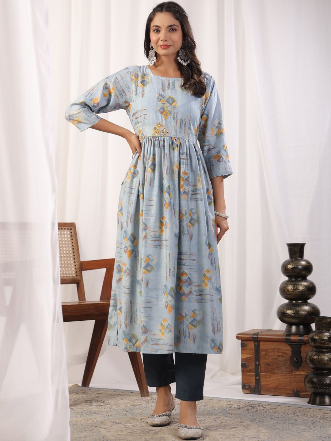 AURIELLA Geometric Printed High Slit Beads & Stones Anarkali Kurta With Trousers, Grey
AURIELLA Geometric Printed High Slit Beads & Stones Anarkali Kurta With Trousers, Grey