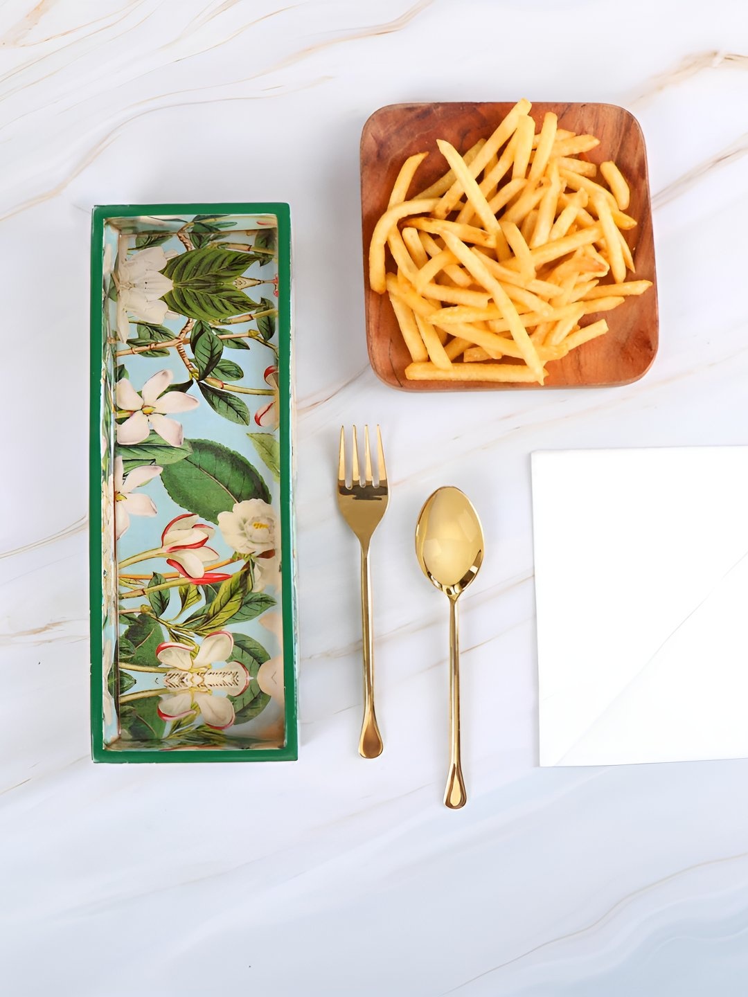 THE HOME CO. Green & White Floral Printed White Printed Rectangle Wooden Serving Tray
THE HOME CO. Green & White Floral Printed White Printed Rectangle Wooden Serving Tray
