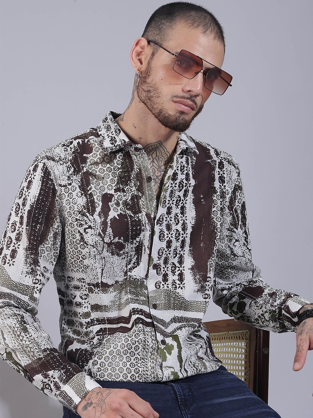 HERE&NOW Spread Collar Long Sleeves Slim Fit Cotton Abstract Printed Casual Shirt, Grey
HERE&NOW Spread Collar Long Sleeves Slim Fit Cotton Abstract Printed Casual Shirt, Grey
