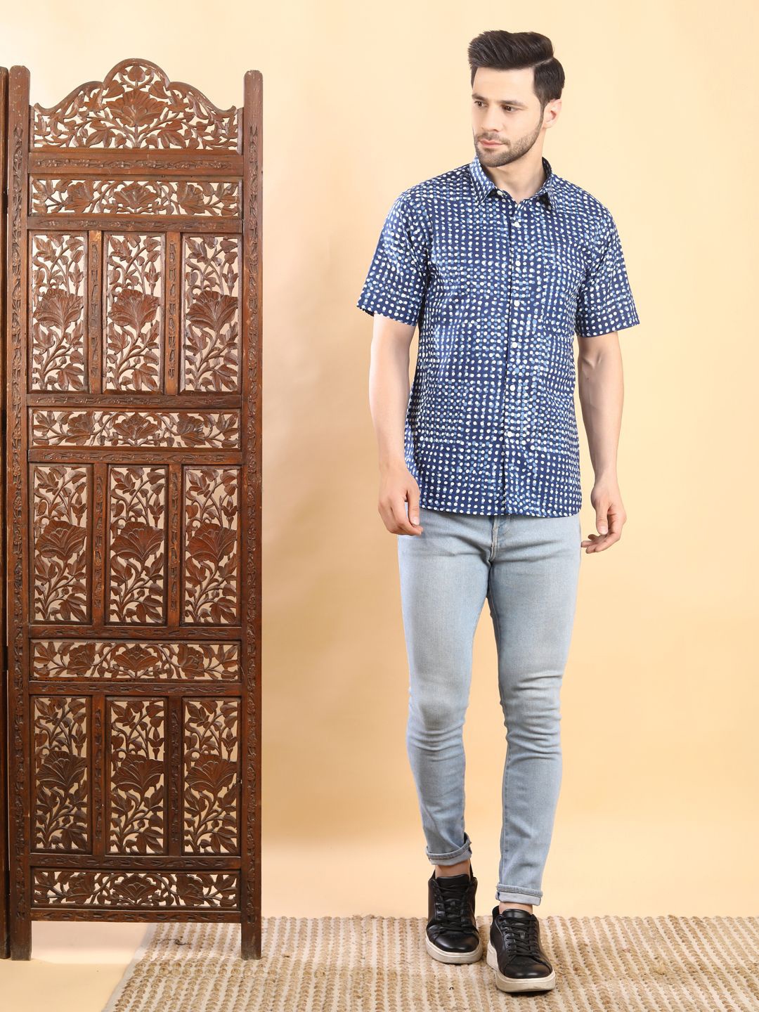 Streaks & Crosses Smart Polka Dots Printed Spread Collar Cotton Casual Shirt, Navy blue
Streaks & Crosses Smart Polka Dots Printed Spread Collar Cotton Casual Shirt, Navy blue