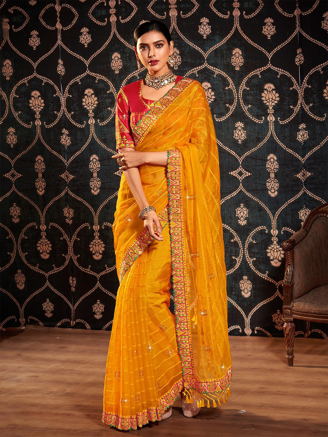 ALAGINI Ethnic Motifs Beads and Stones Organza Chanderi Saree, Yellow
ALAGINI Ethnic Motifs Beads and Stones Organza Chanderi Saree, Yellow