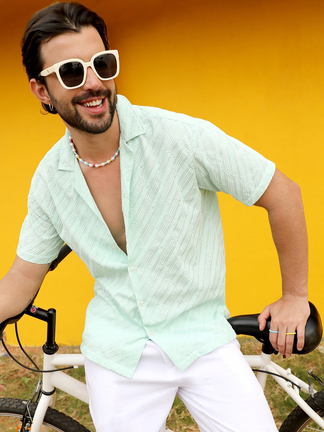 Campus Sutra Classic Vertical Stripes Spread Collar Short Sleeves Casual Shirt, Green
Campus Sutra Classic Vertical Stripes Spread Collar Short Sleeves Casual Shirt, Green