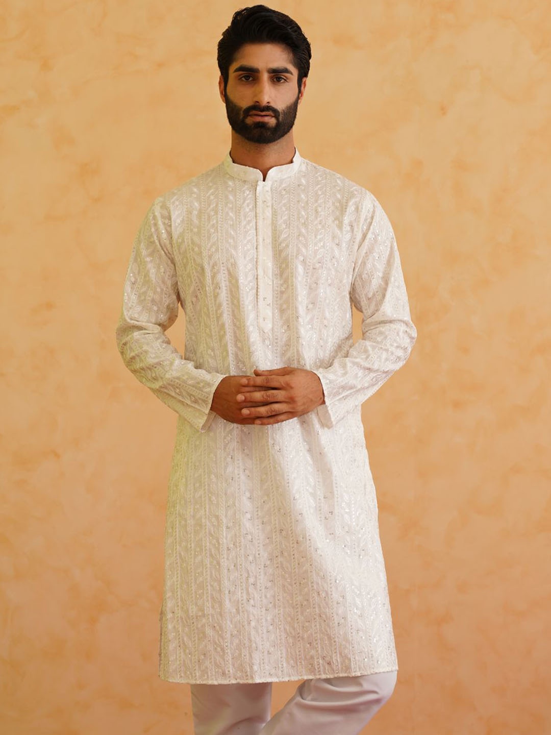 SOJANYA LUXE Mandarin Collar Embroidered Regular Thread Work Kurta with Pyjamas, White
SOJANYA LUXE Mandarin Collar Embroidered Regular Thread Work Kurta with Pyjamas, White