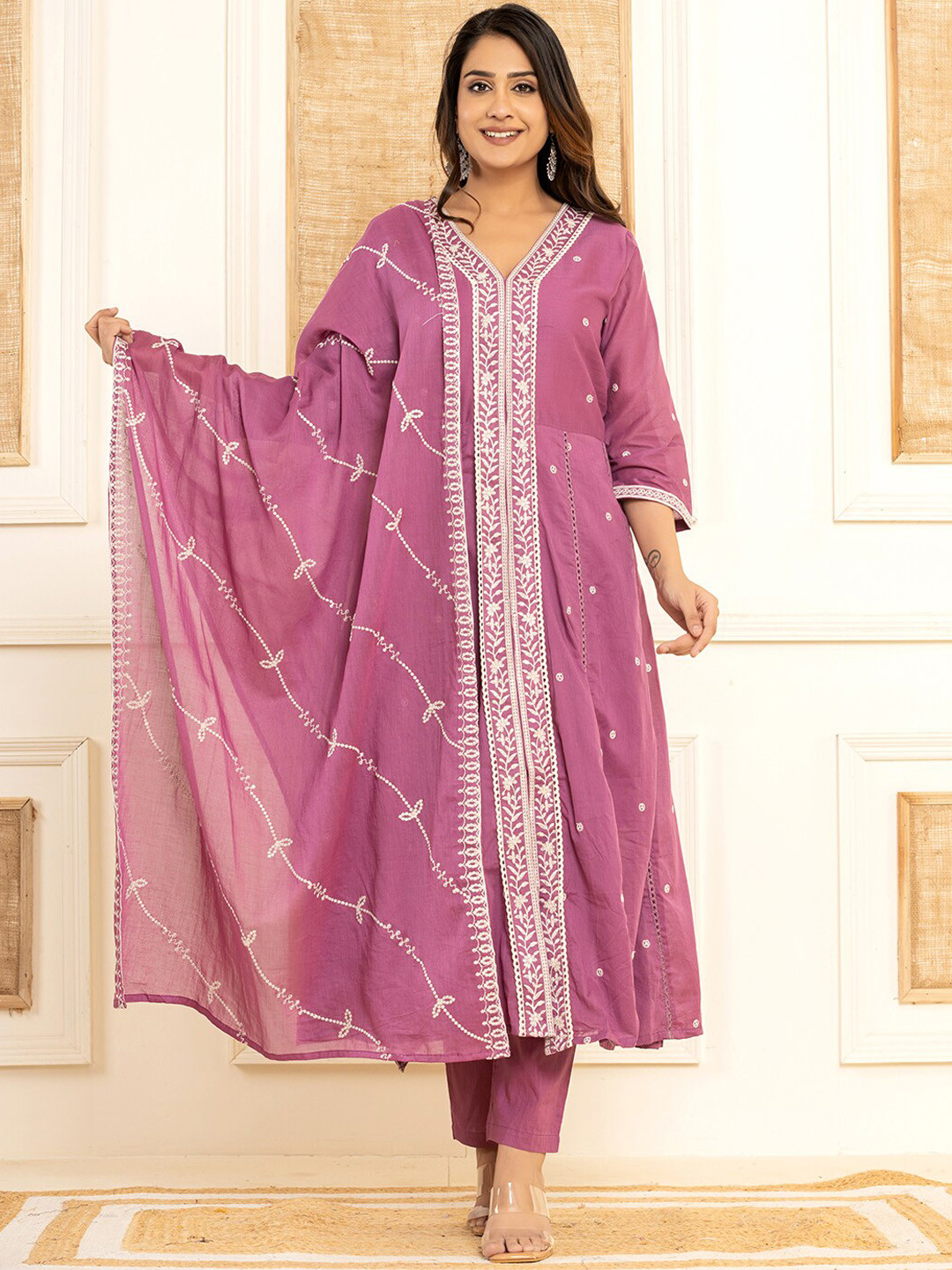 Yufta Floral Embroidered Regular Thread Work Pure Cotton Kurta with Trouser & Dupatta, Purple
Yufta Floral Embroidered Regular Thread Work Pure Cotton Kurta with Trouser & Dupatta, Purple