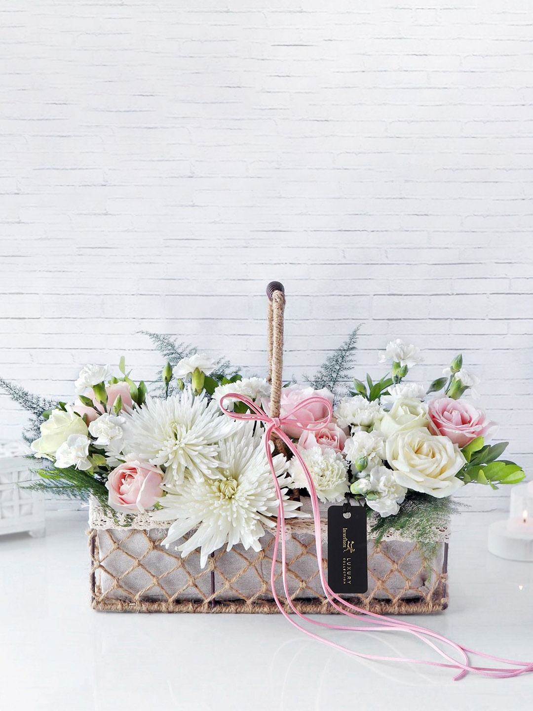 Interflora White & Pink Blooms From My Heart Floral Arrangement 22-Pcs Fresh Flowers With Basket
Interflora White & Pink Blooms From My Heart Floral Arrangement 22-Pcs Fresh Flowers With Basket