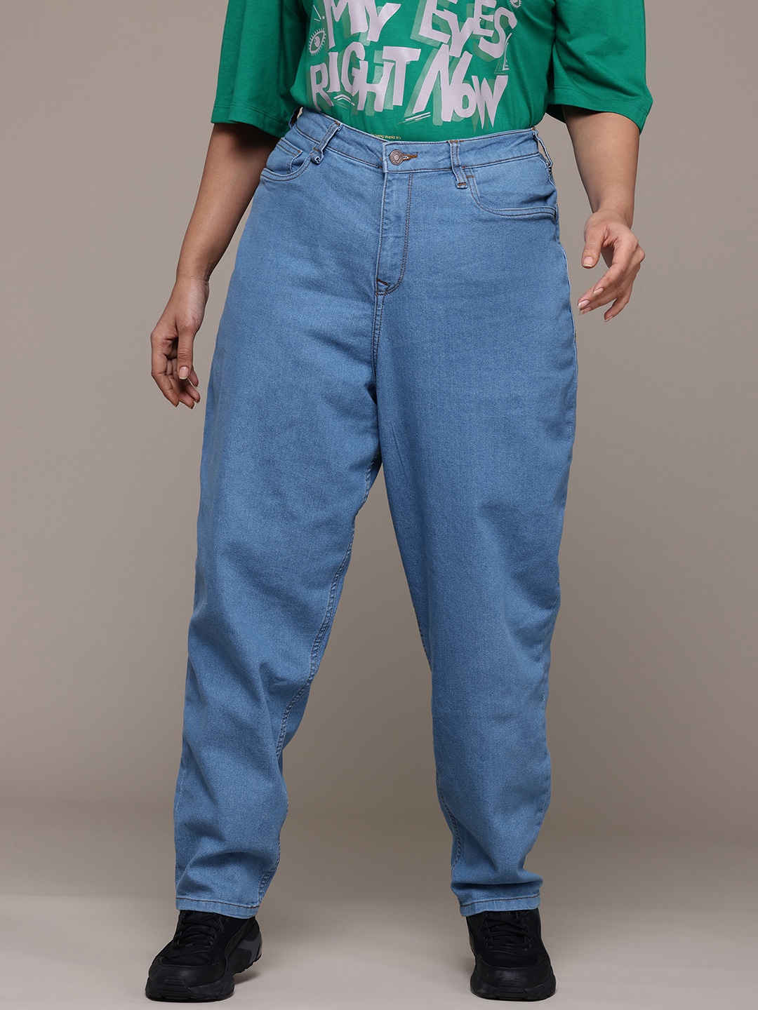The Roadster Lifestyle Co. Plus Size Women High-Rise Slouchy Fit Stretchable Jeans, Blue
The Roadster Lifestyle Co. Plus Size Women High-Rise Slouchy Fit Stretchable Jeans, Blue