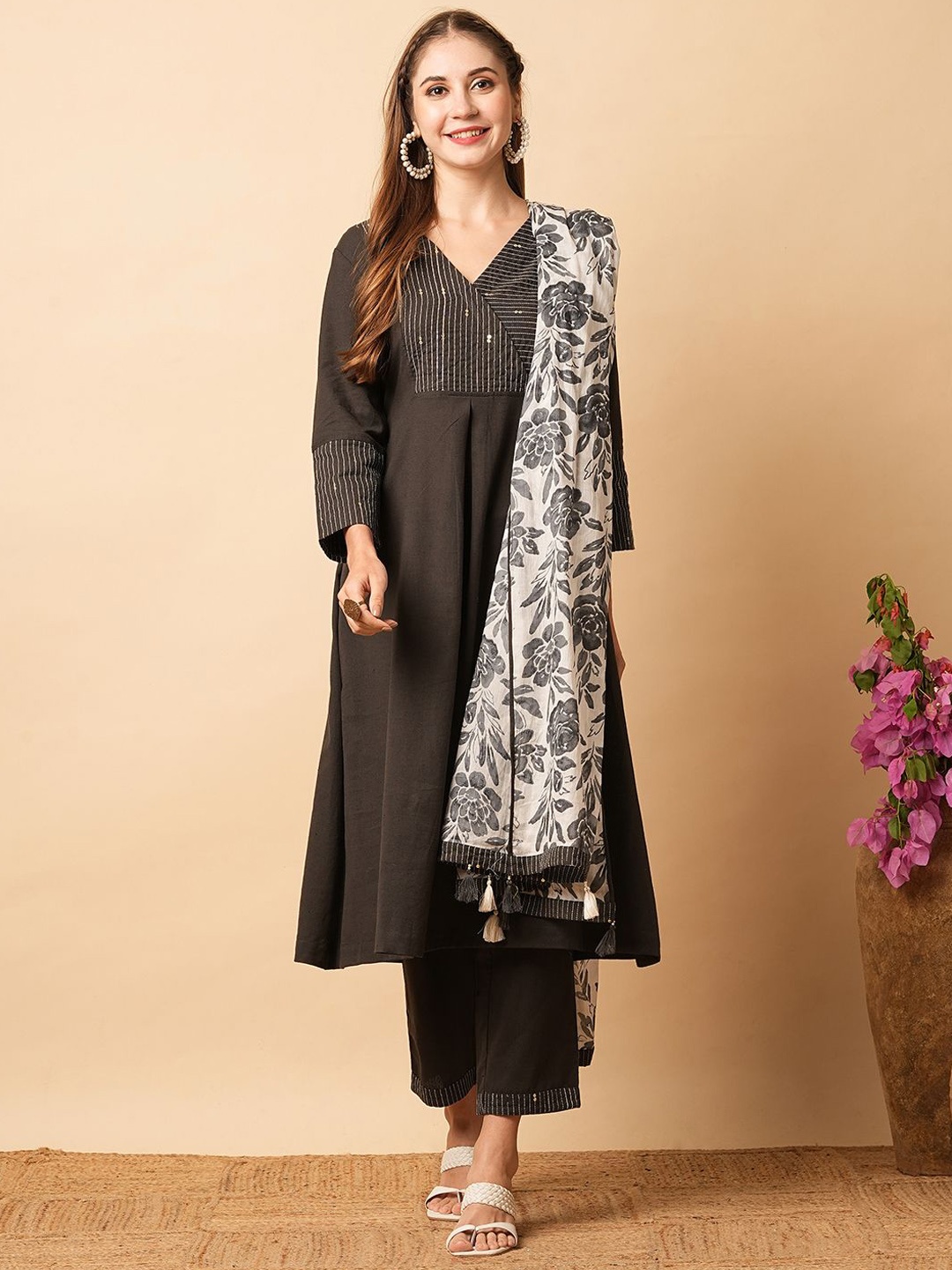 FASHOR Embroidered Thread Work Pure Cotton Kurta with Trousers & Dupatta, Black
FASHOR Embroidered Thread Work Pure Cotton Kurta with Trousers & Dupatta, Black